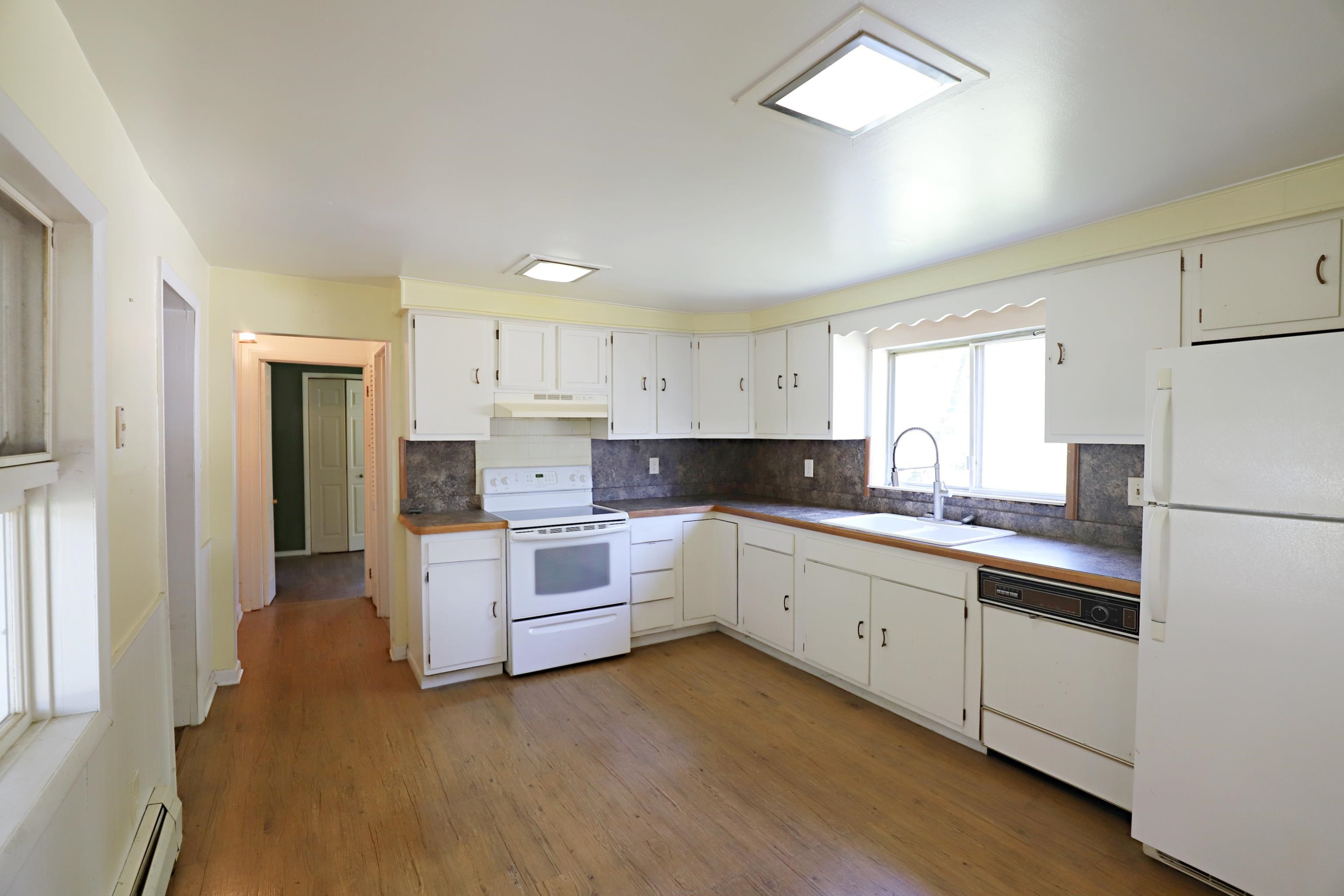 825 E River Road, Flushing, MI 48433 — Photo 15