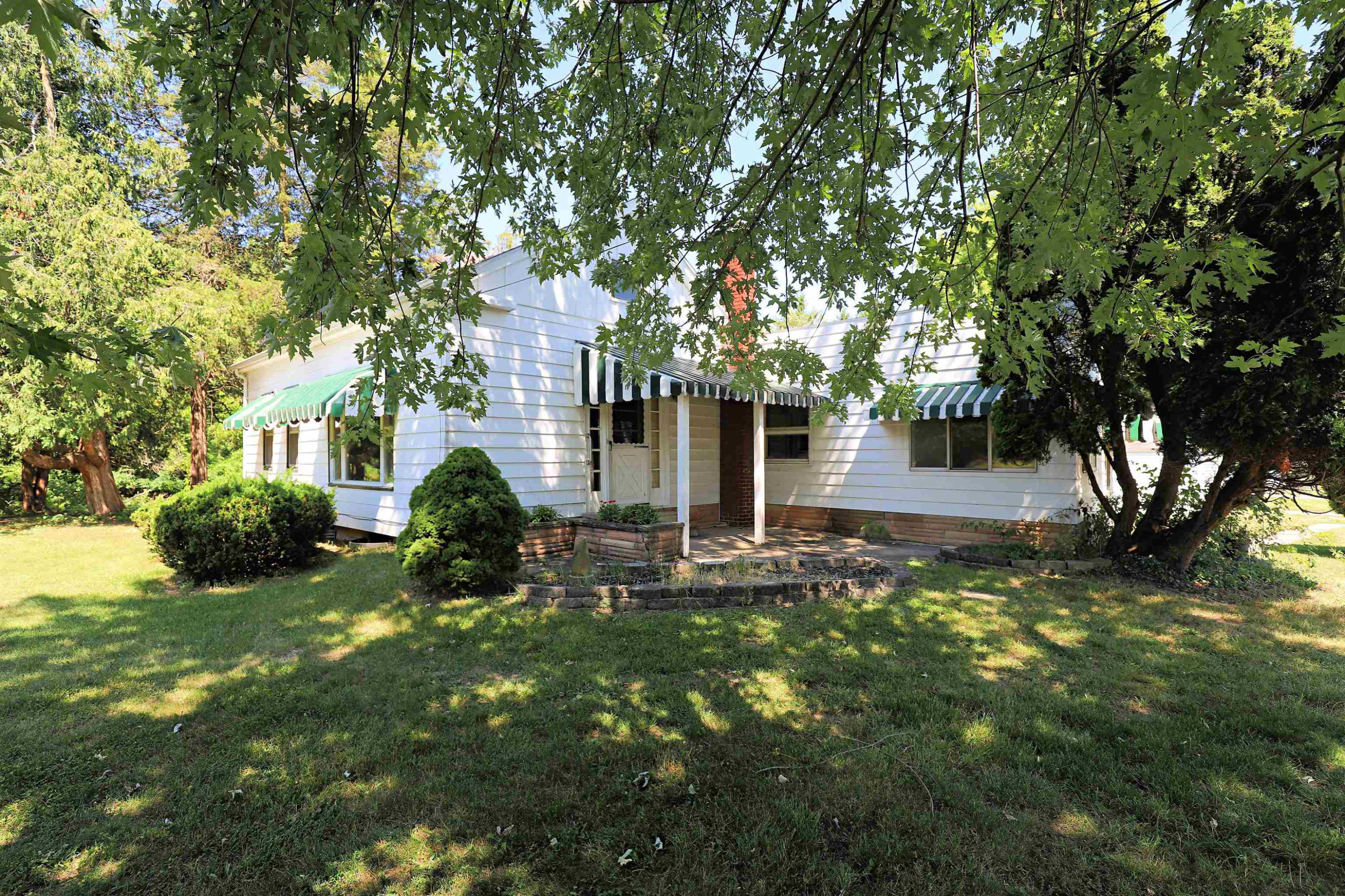 825 E River Road, Flushing, MI 48433 — Photo 21