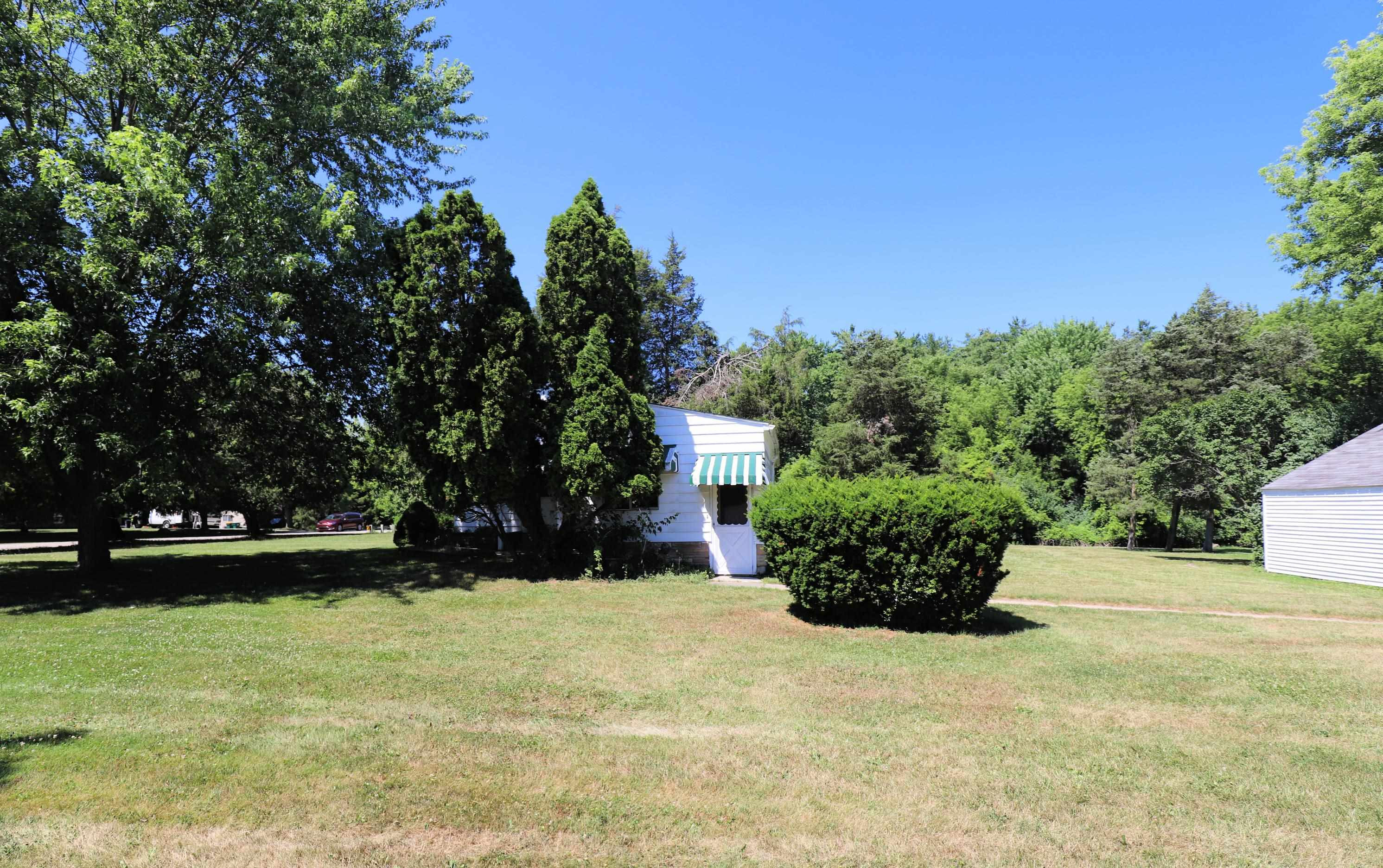 825 E River Road, Flushing, MI 48433 — Photo 22