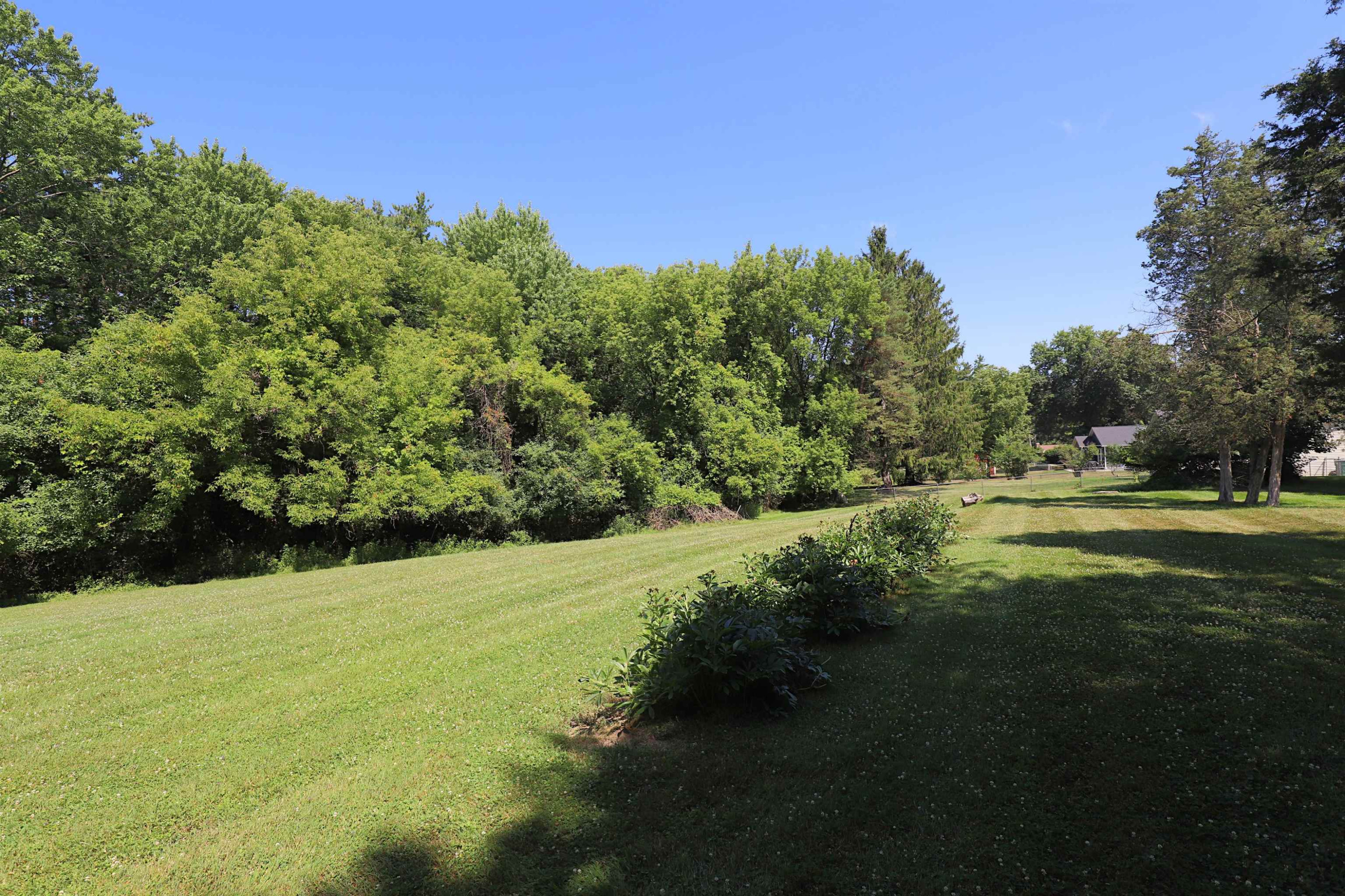 825 E River Road, Flushing, MI 48433 — Photo 24