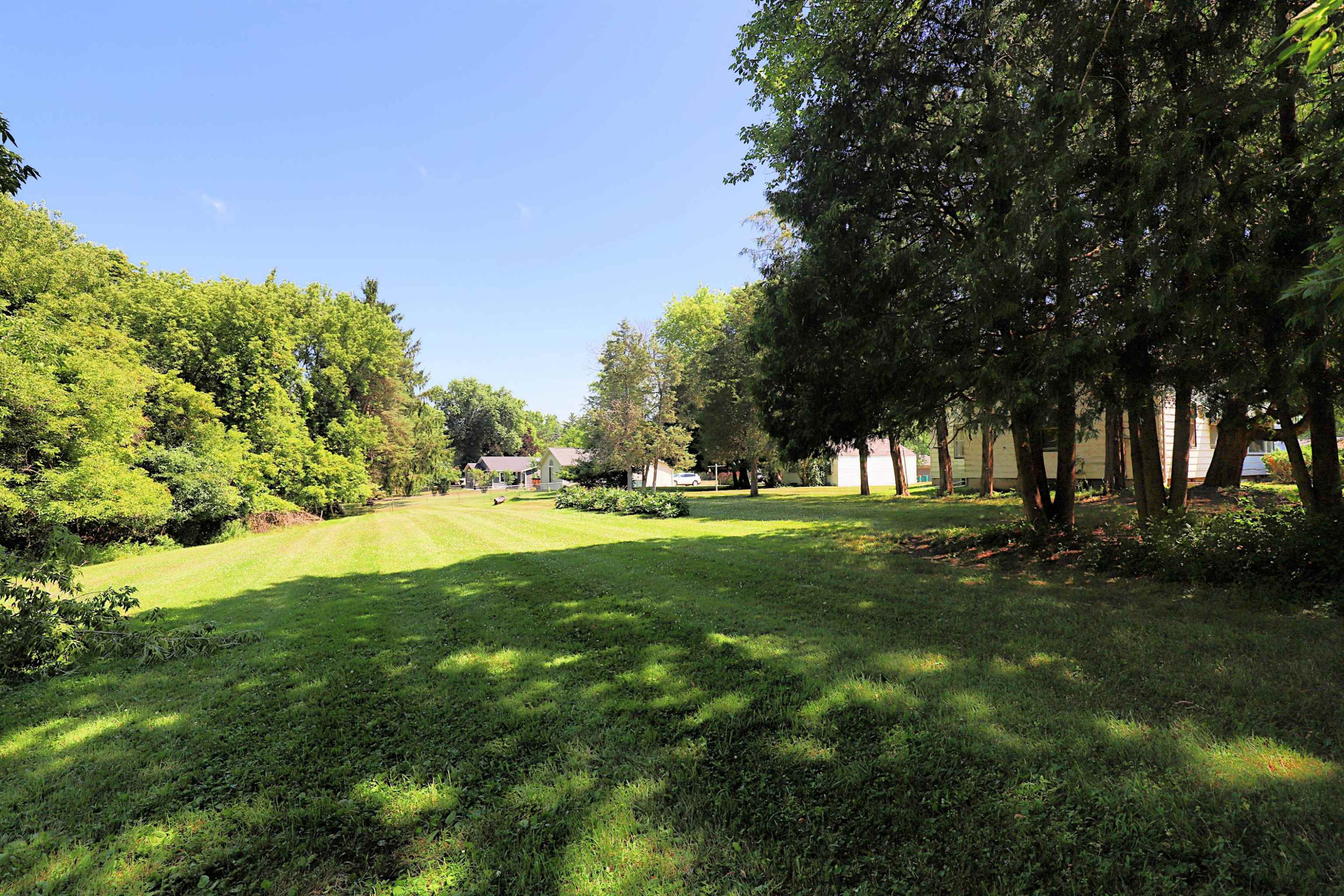 825 E River Road, Flushing, MI 48433 — Photo 25