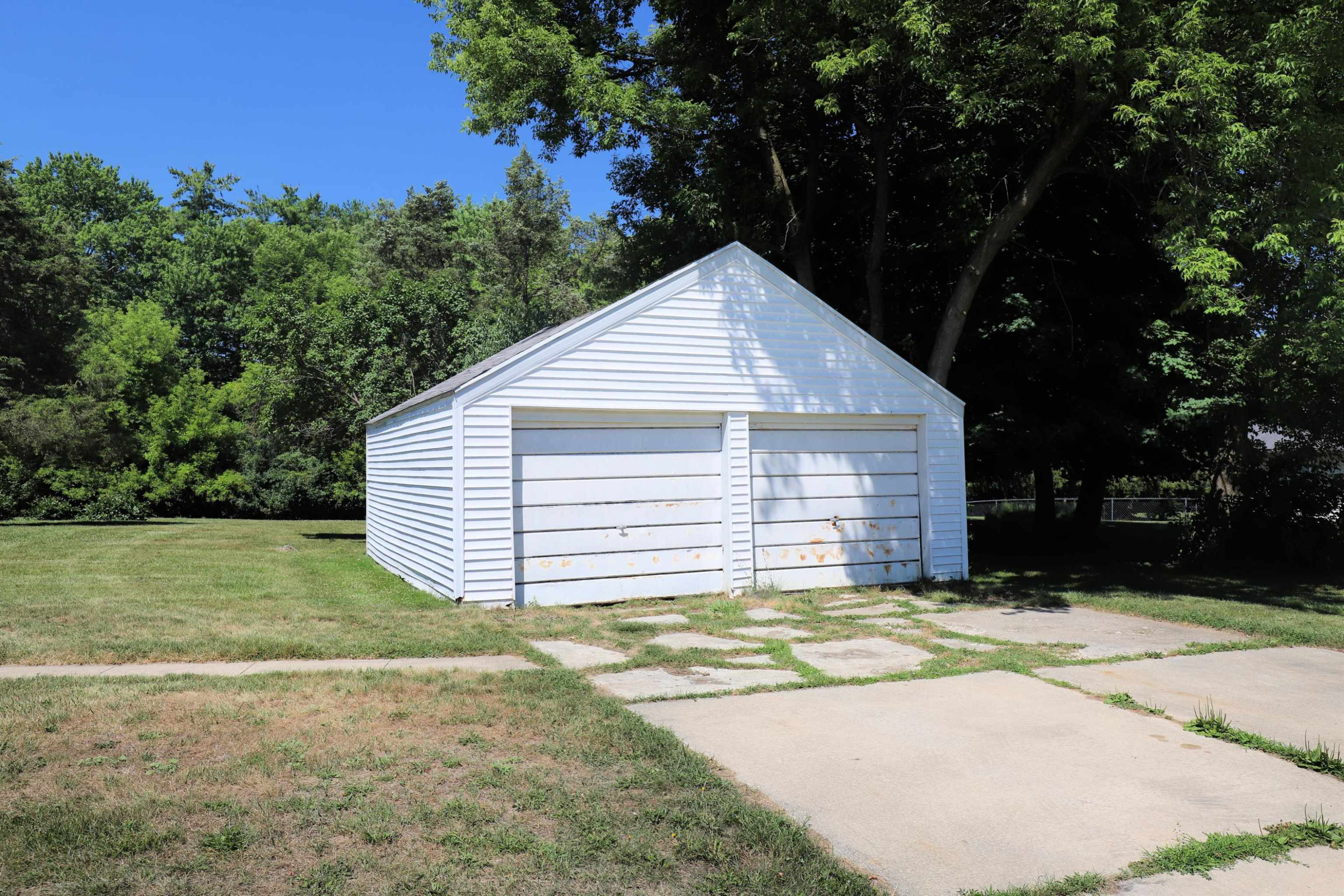 825 E River Road, Flushing, MI 48433 — Photo 28