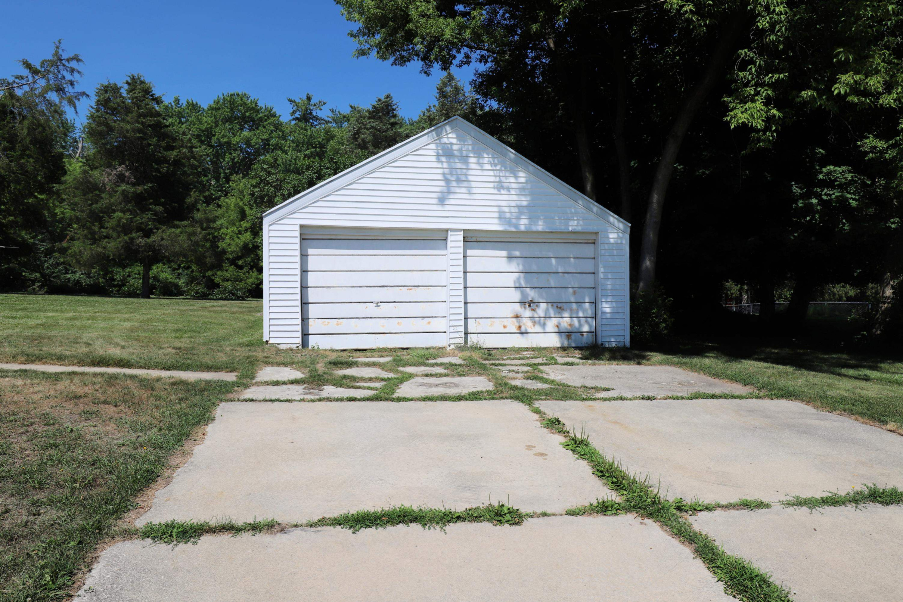 825 E River Road, Flushing, MI 48433 — Photo 29