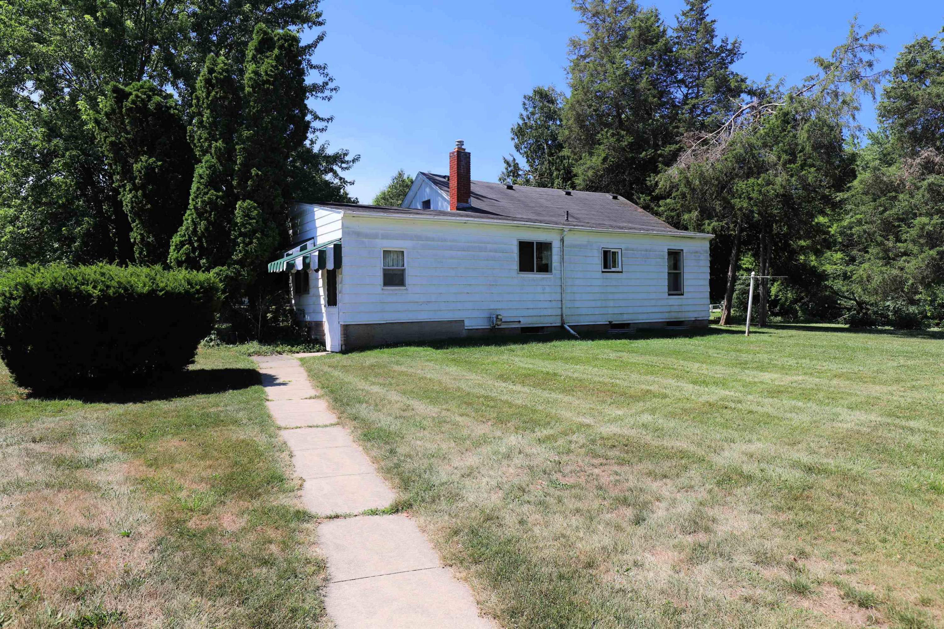 825 E River Road, Flushing, MI 48433 — Photo 32