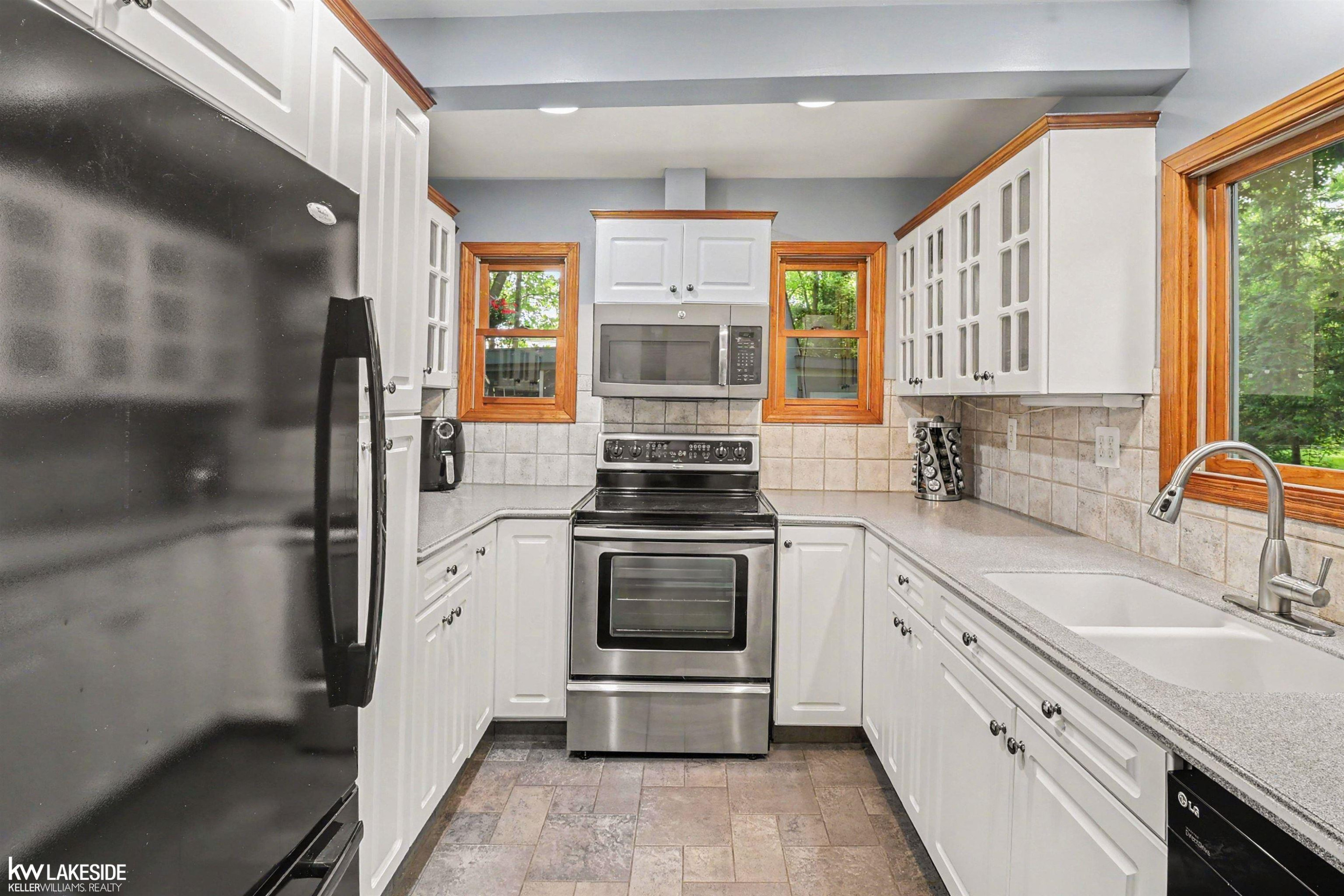 4691 Camelina Street, MI 48382 — Photo 11