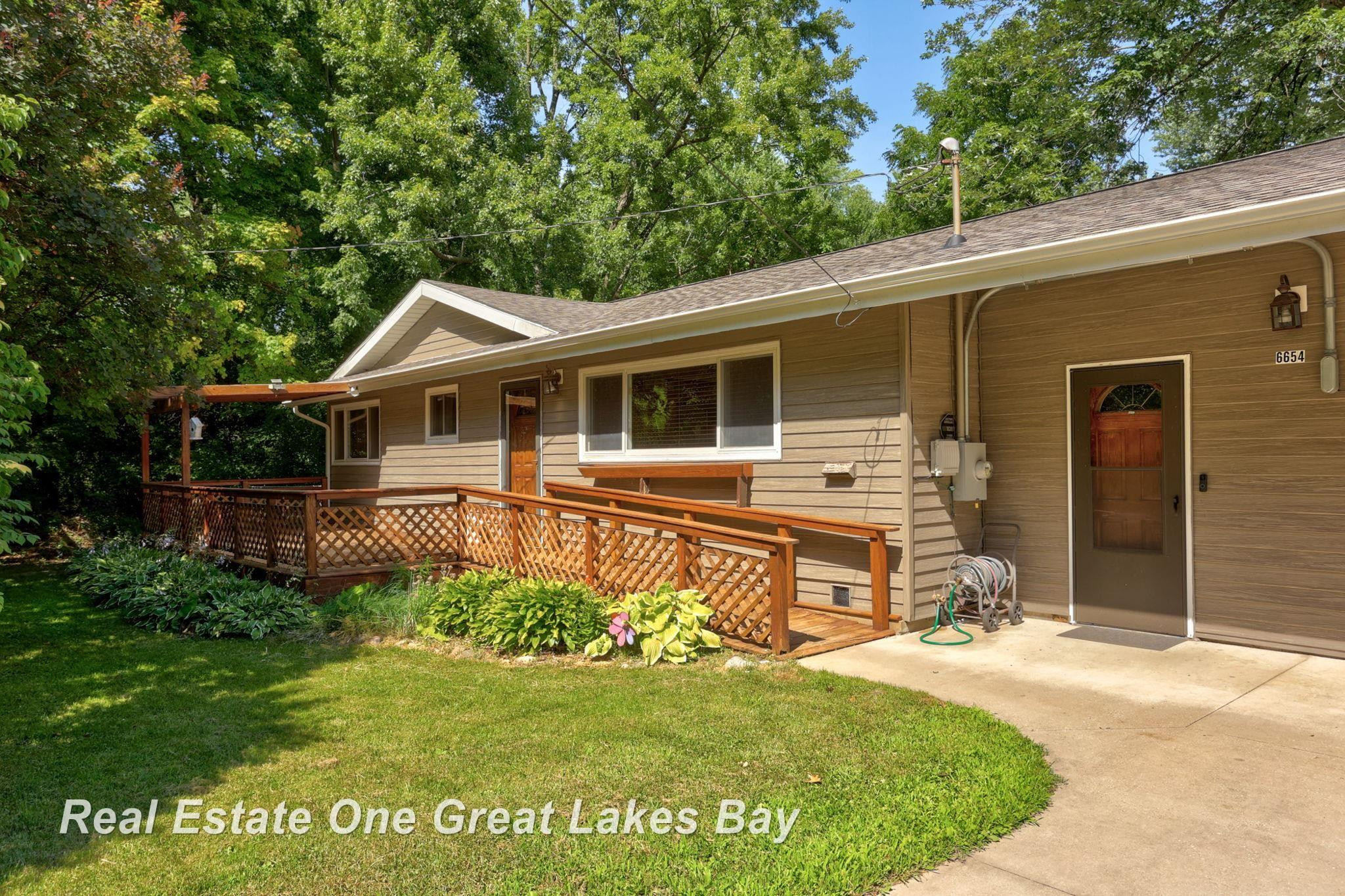 6654 Davis Road, Saginaw, MI 48604 — Photo 2
