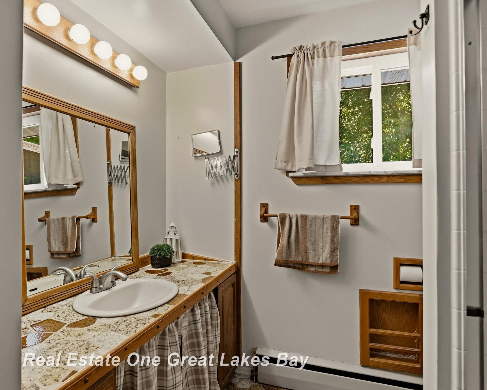 6654 Davis Road, Saginaw, MI 48604 — Photo 21