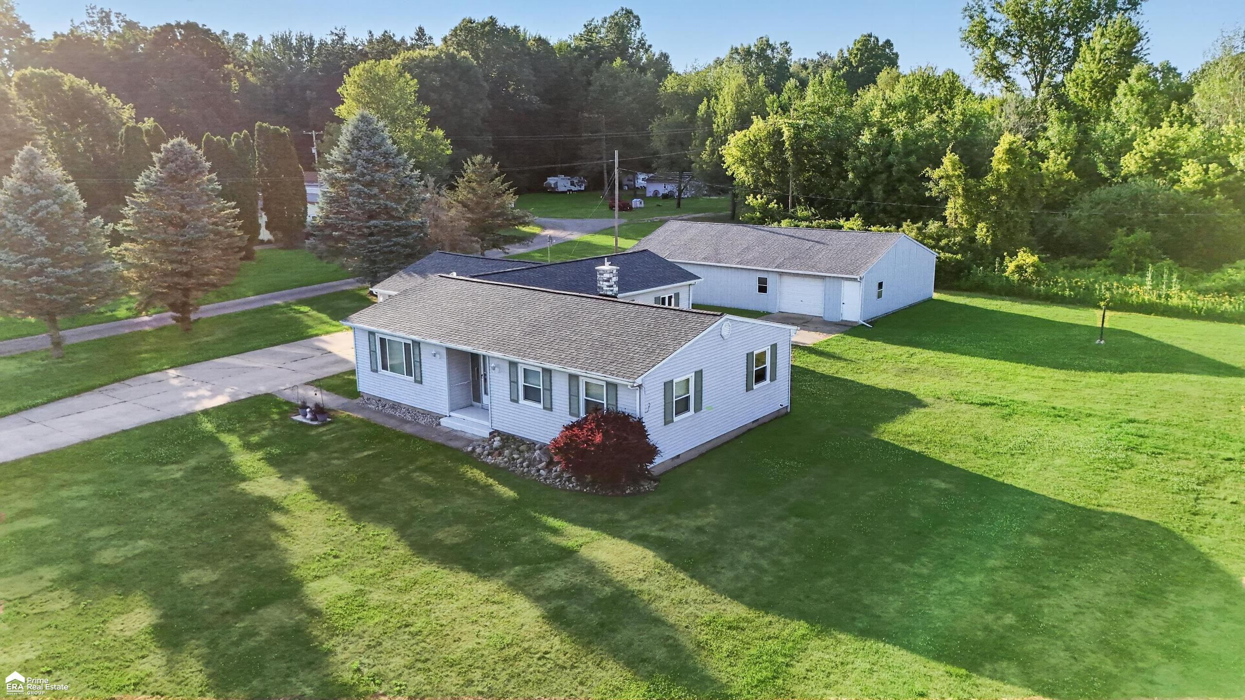 5293 E Cole Road, Bancroft, MI 48414 — front exterior