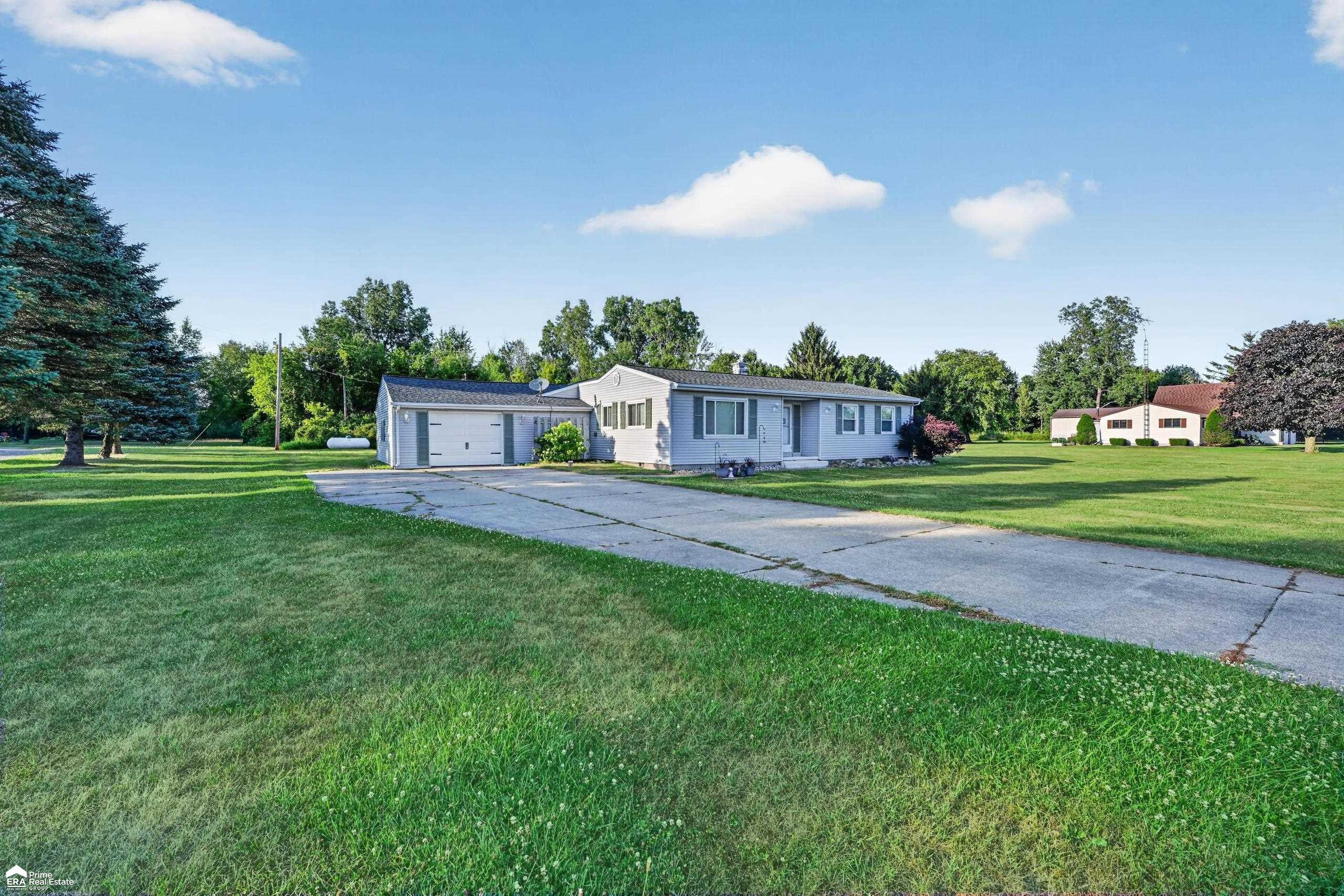 5293 E Cole Road, Bancroft, MI 48414 — Photo 37