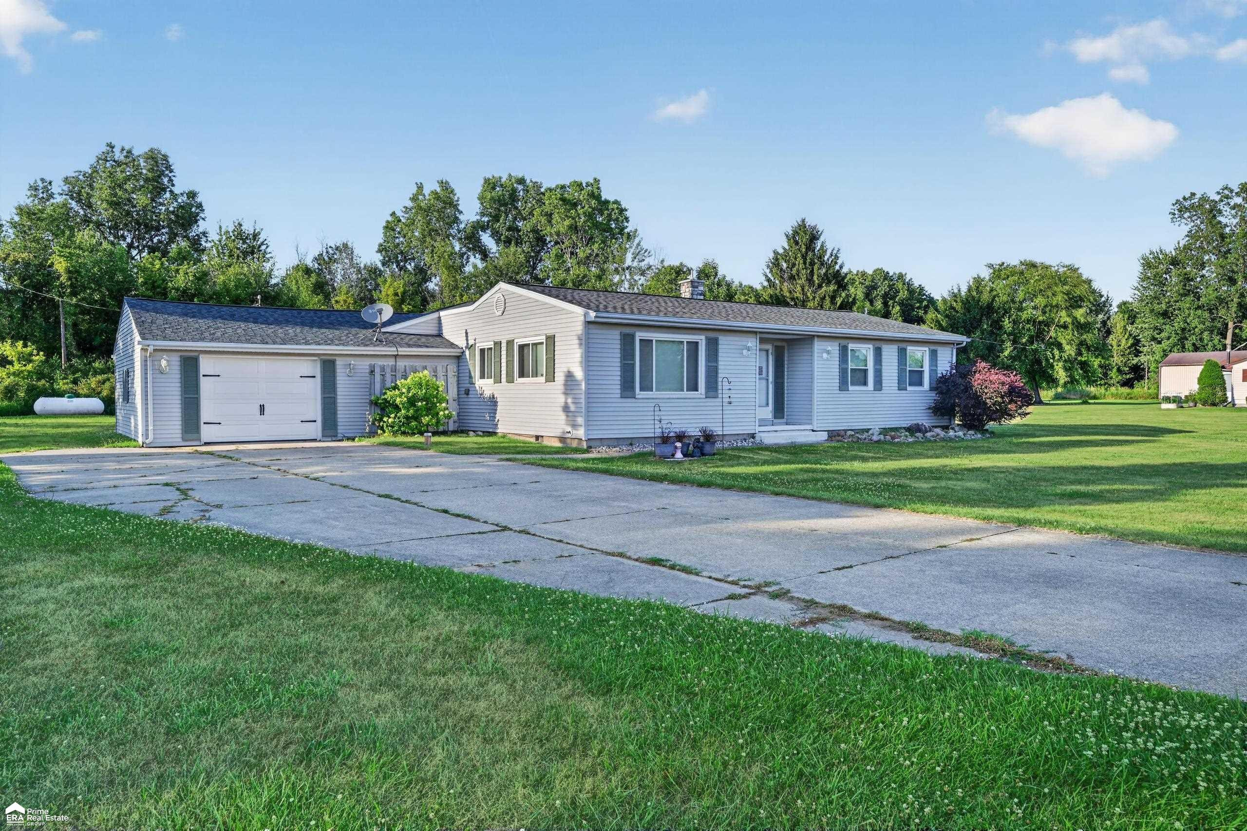 5293 E Cole Road, Bancroft, MI 48414 — Photo 38