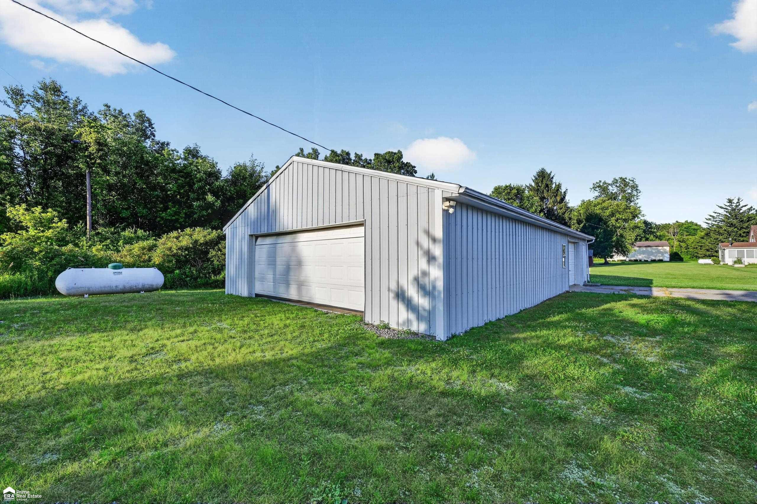 5293 E Cole Road, Bancroft, MI 48414 — Photo 46
