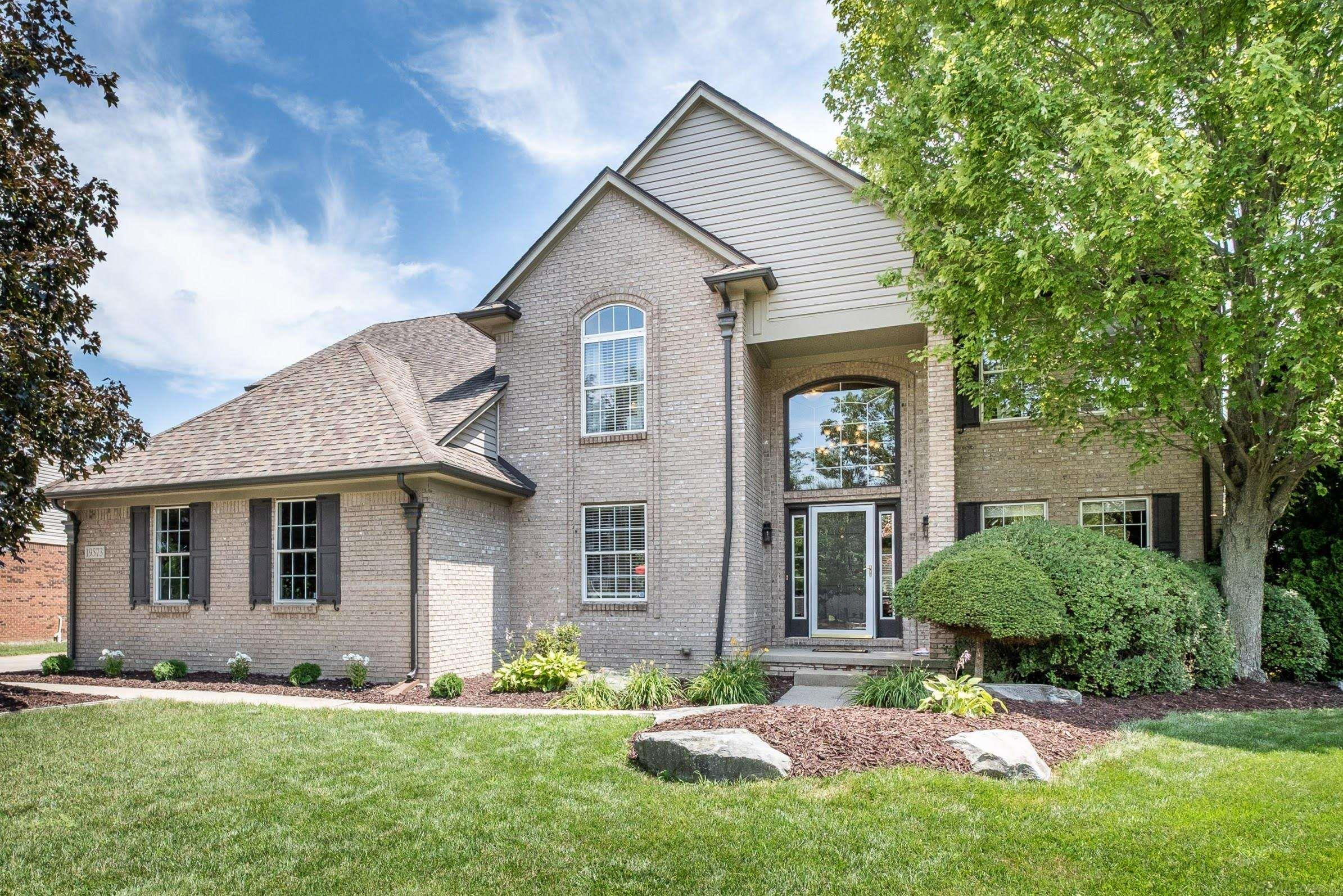 19573 Tanglewood Circle, Clinton Twp, MI 48038 — Photo 2