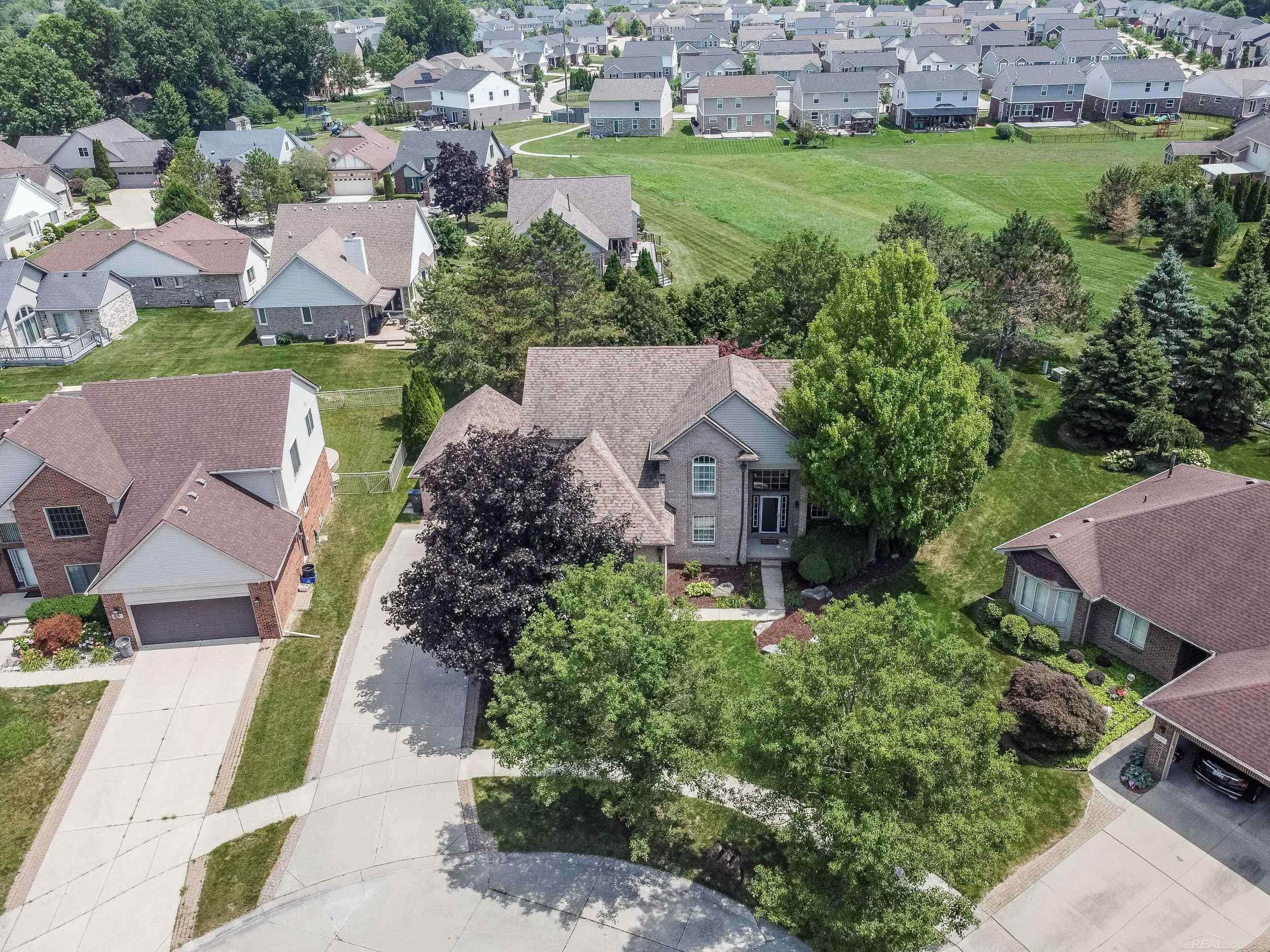 19573 Tanglewood Circle, Clinton Twp, MI 48038 — Photo 5