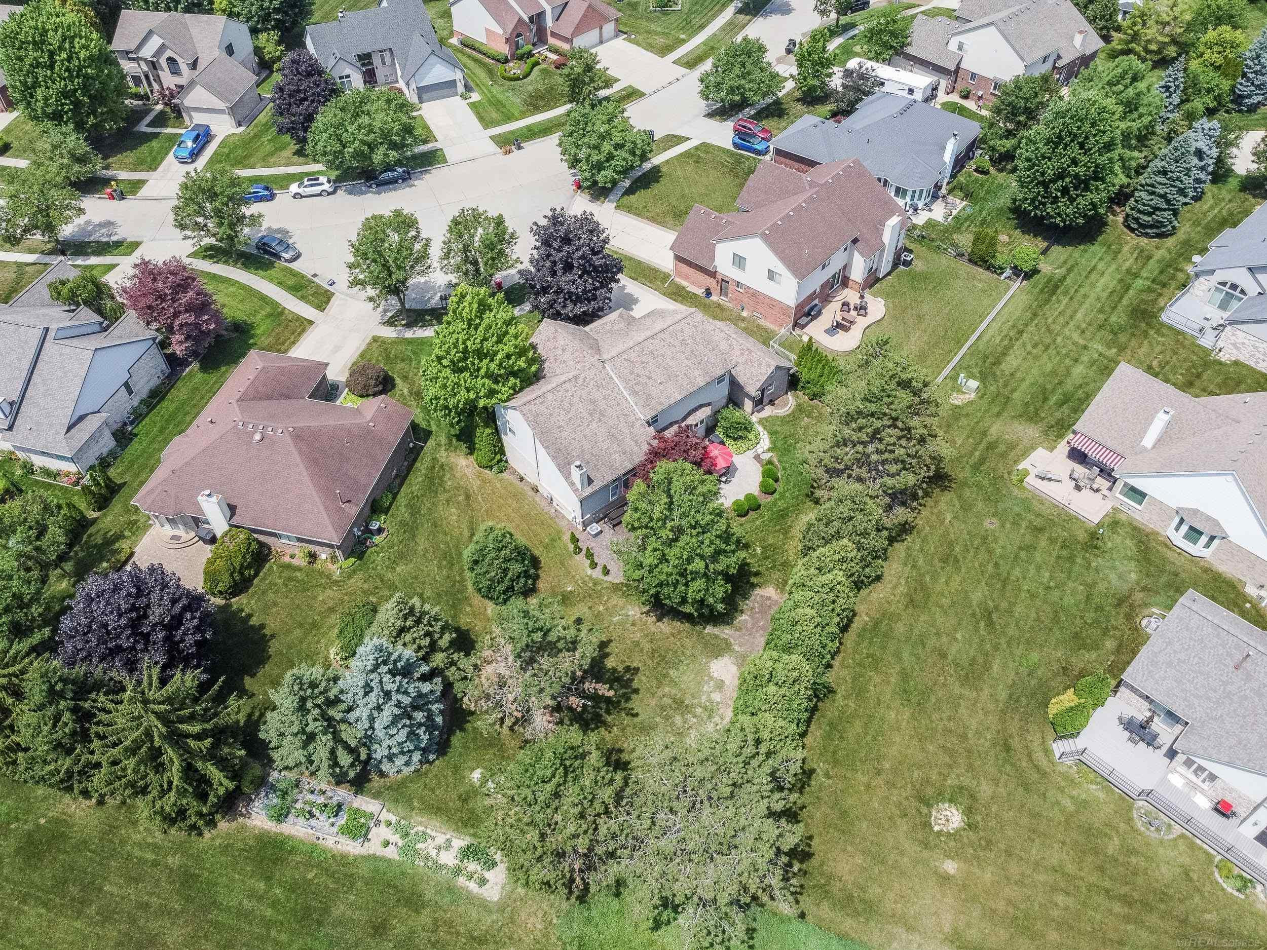19573 Tanglewood Circle, Clinton Twp, MI 48038 — Photo 6