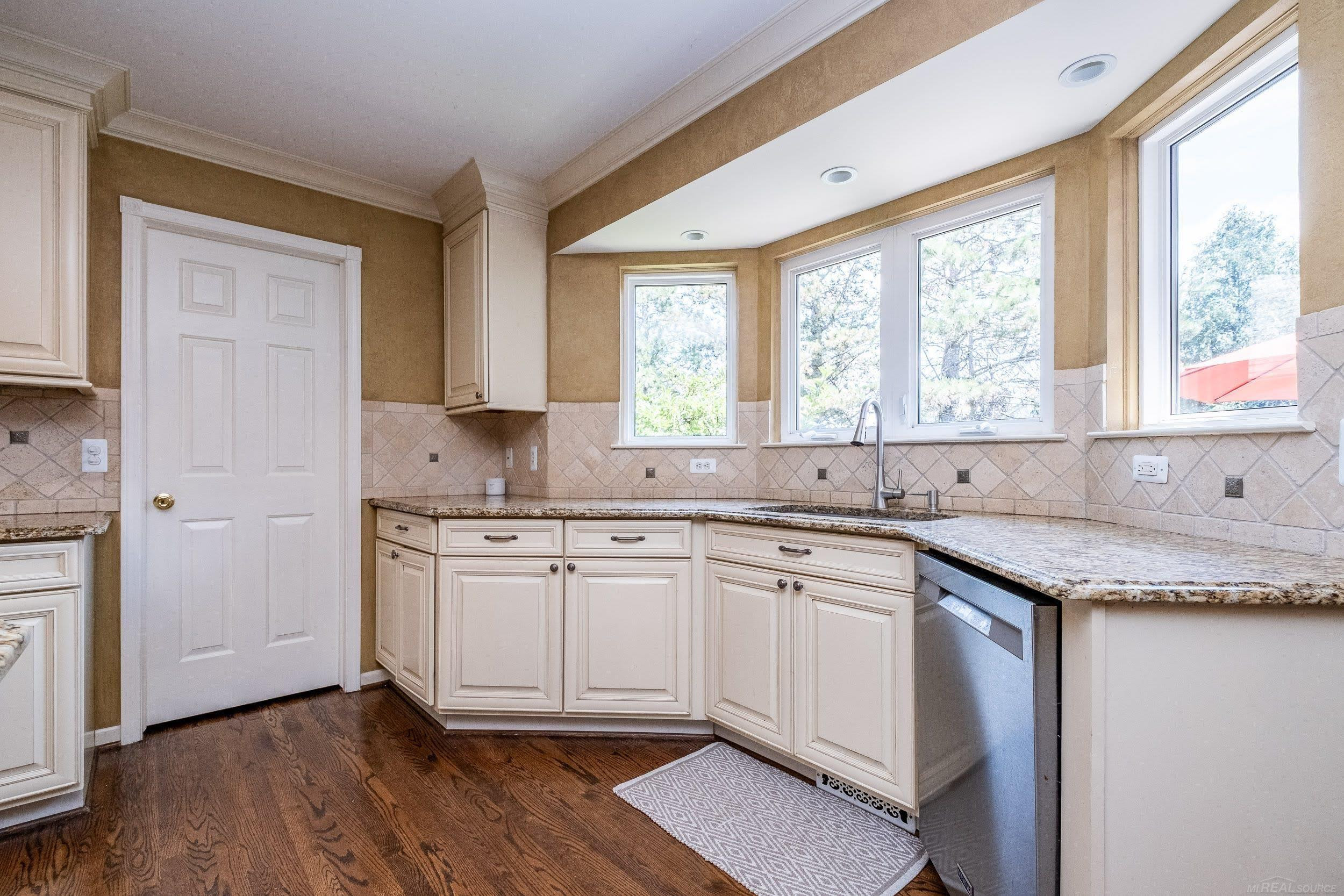 19573 Tanglewood Circle, Clinton Twp, MI 48038 — Photo 24