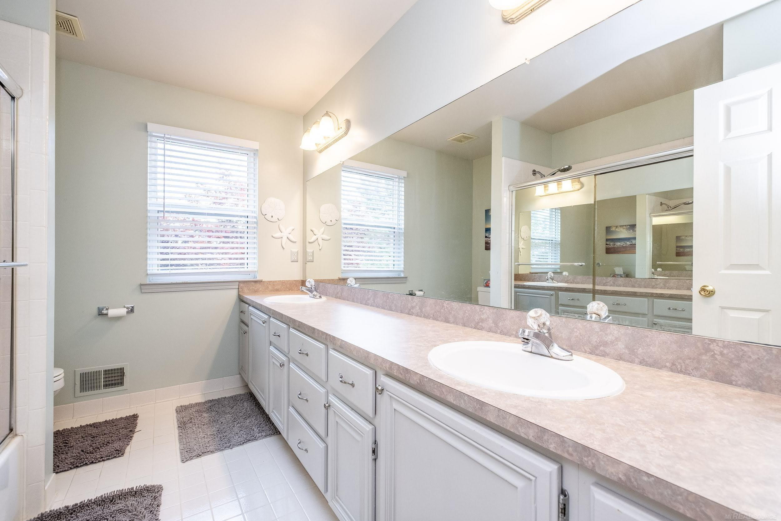 19573 Tanglewood Circle, Clinton Twp, MI 48038 — Photo 42
