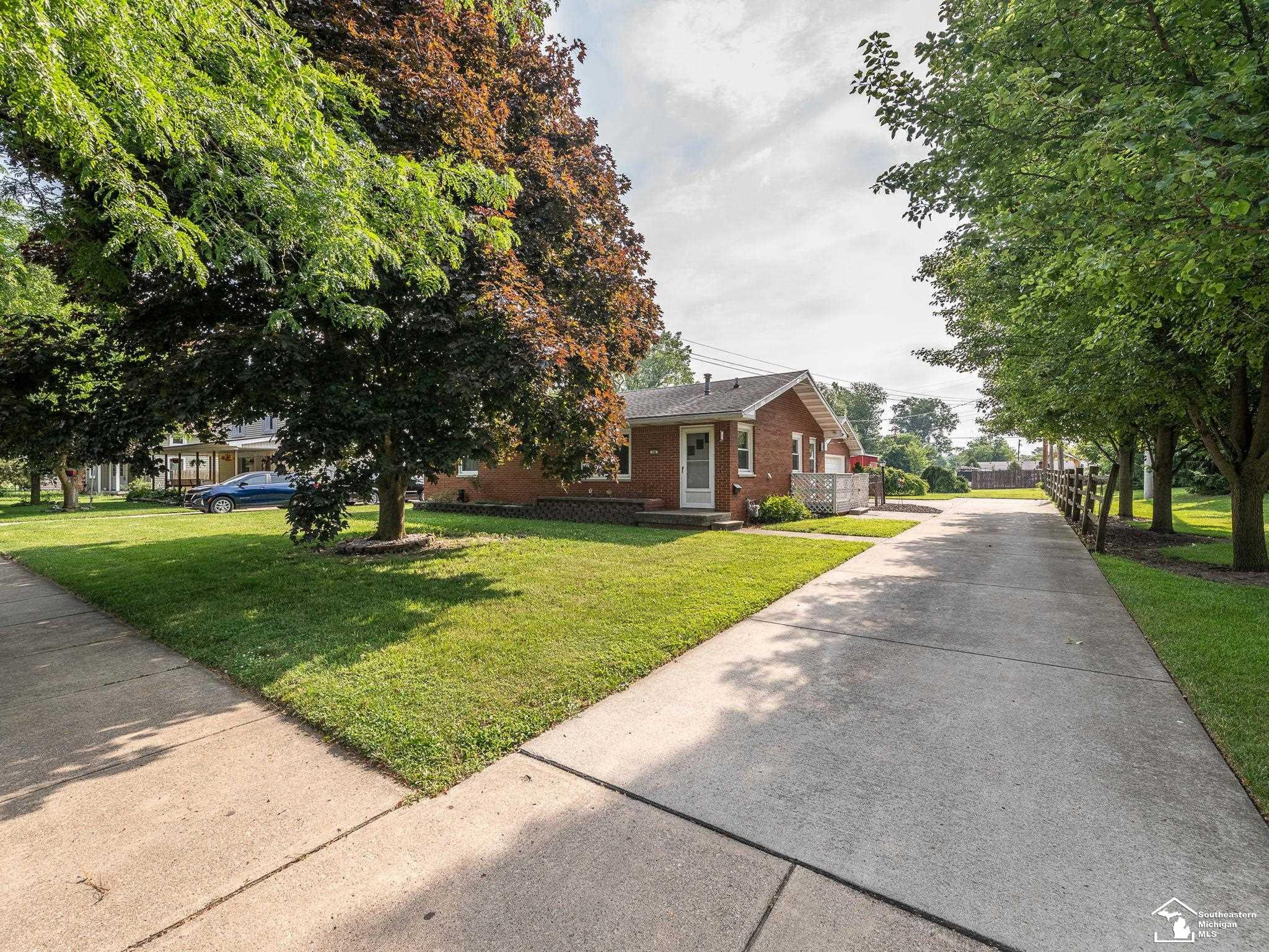 240 Ypsilanti Street, Dundee, MI 48131
