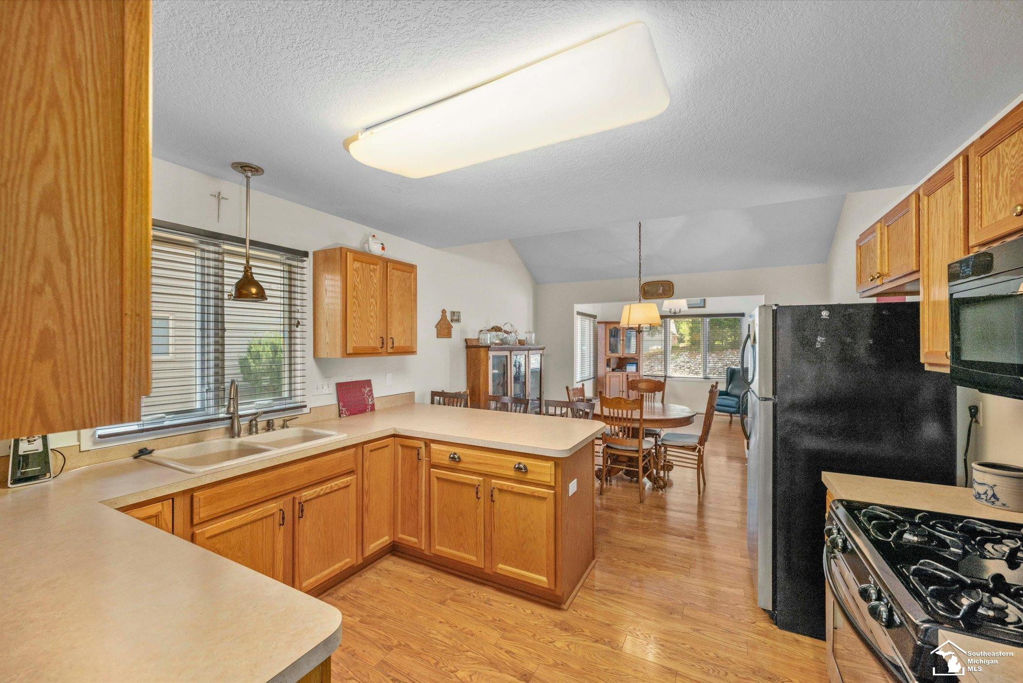 6646 Greenbriar Lane, Temperance, MI 48182 — Photo 12
