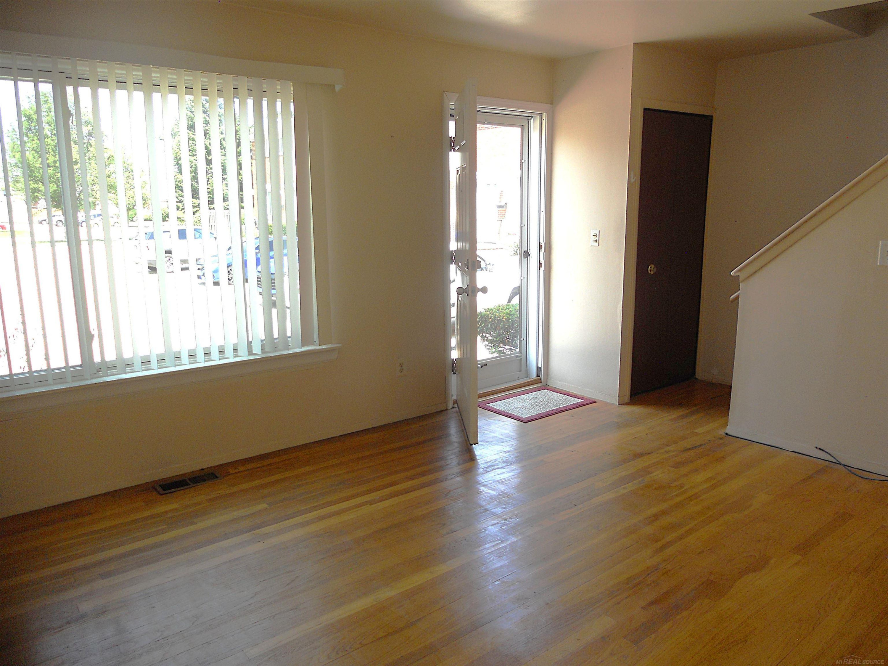 8192 Farnum Avenue, Warren, MI 48093 — Photo 4