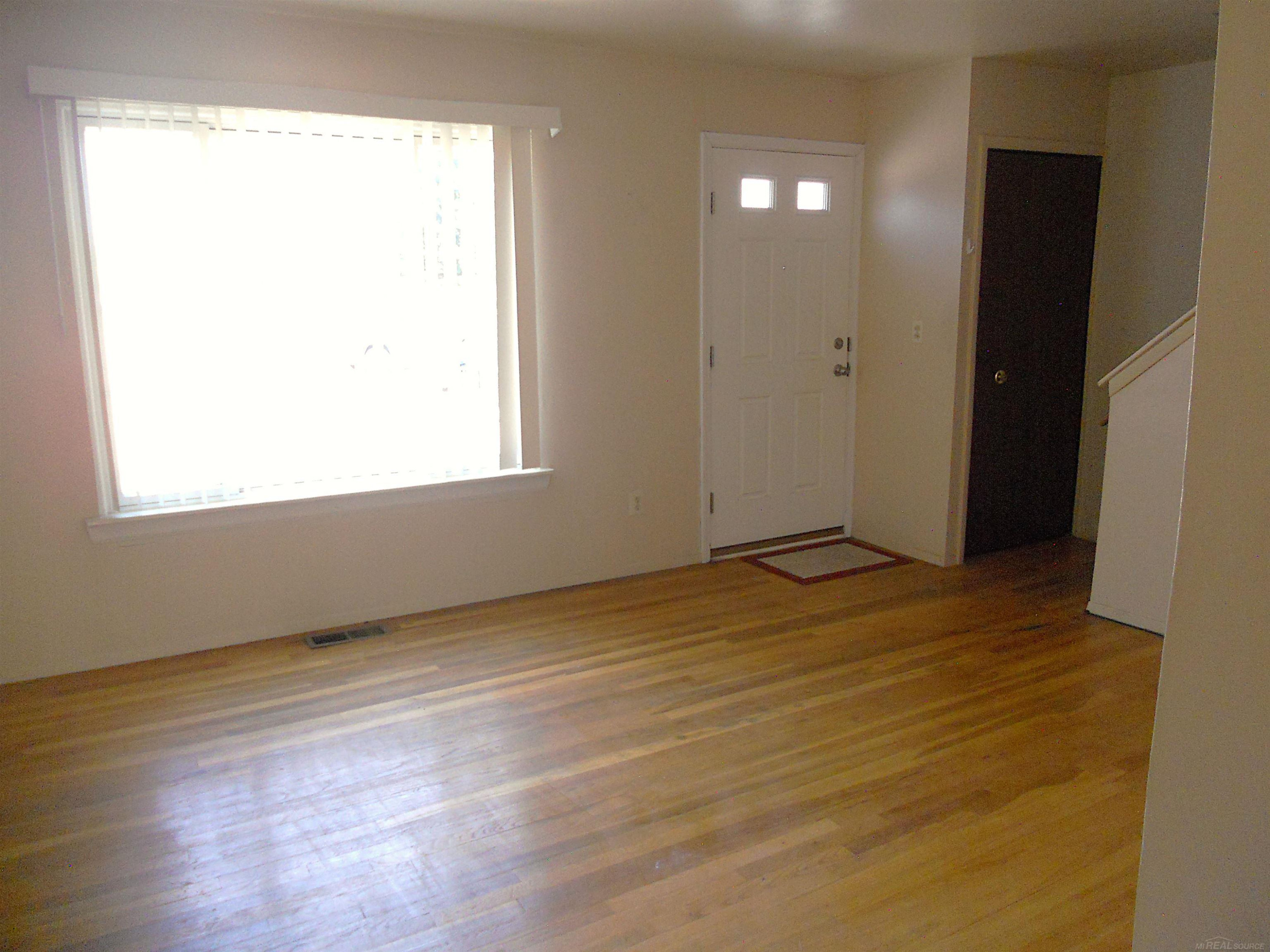 8192 Farnum Avenue, Warren, MI 48093 — Photo 5