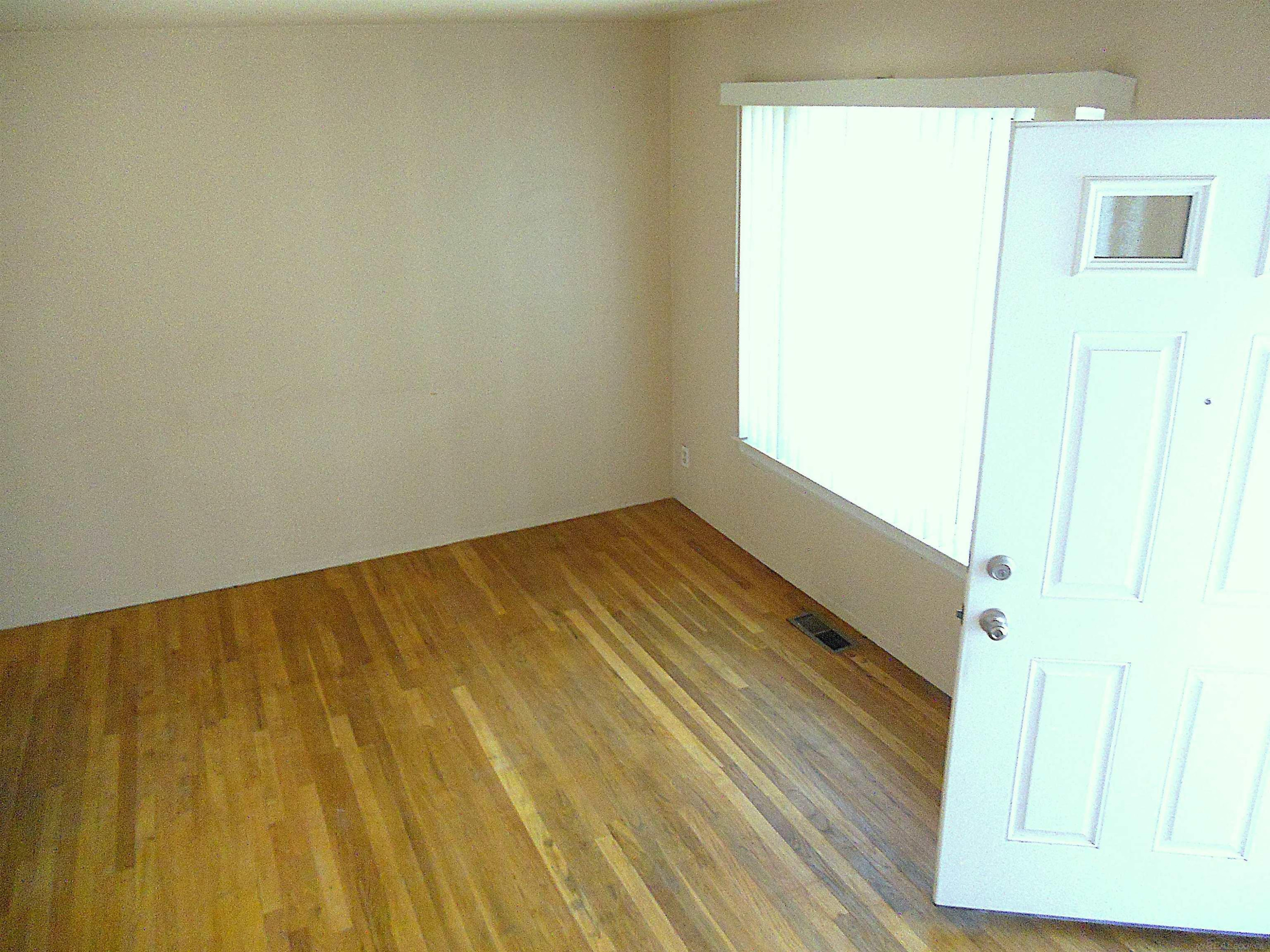 8192 Farnum Avenue, Warren, MI 48093 — Photo 9