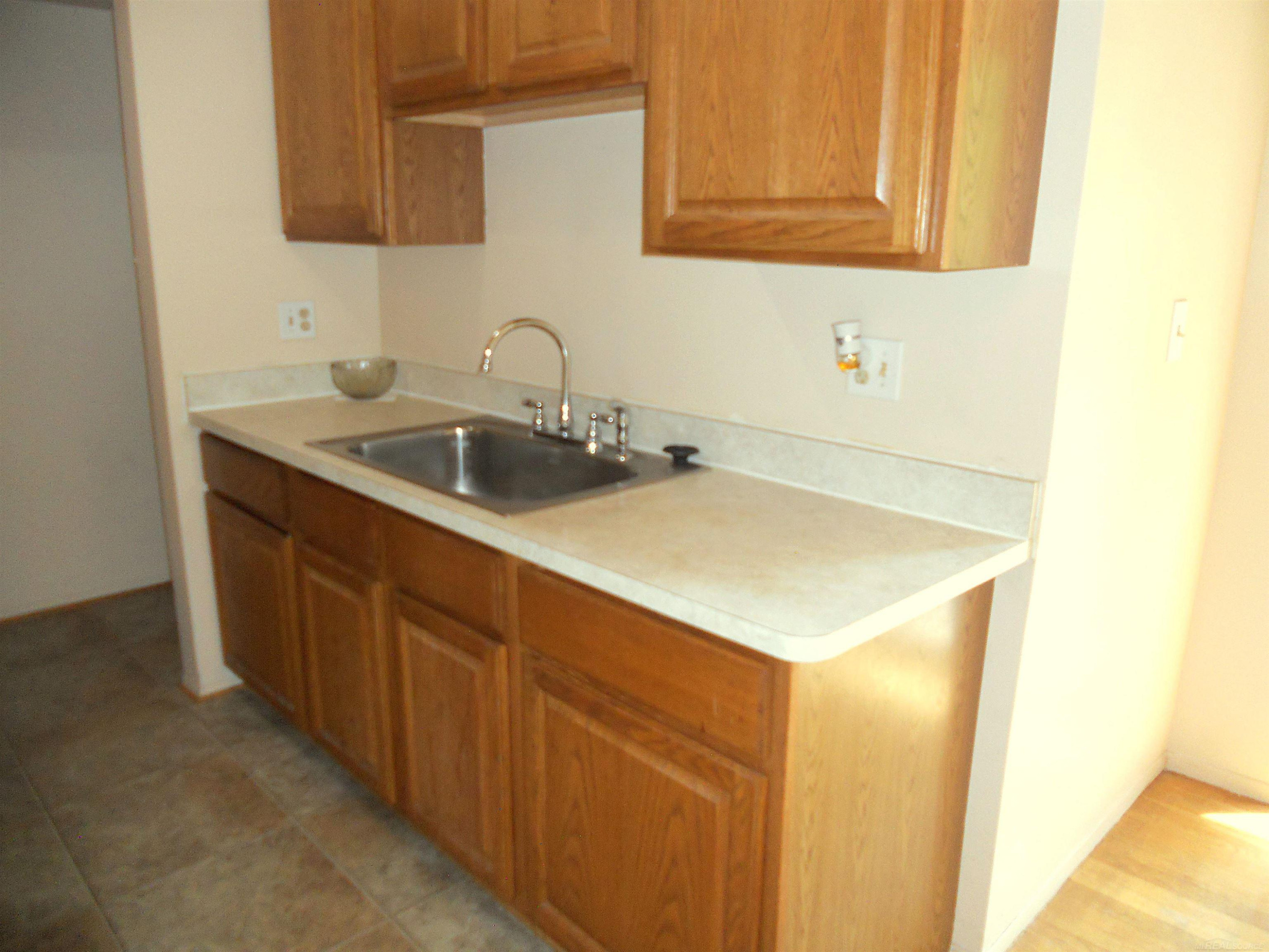 8192 Farnum Avenue, Warren, MI 48093 — Photo 18