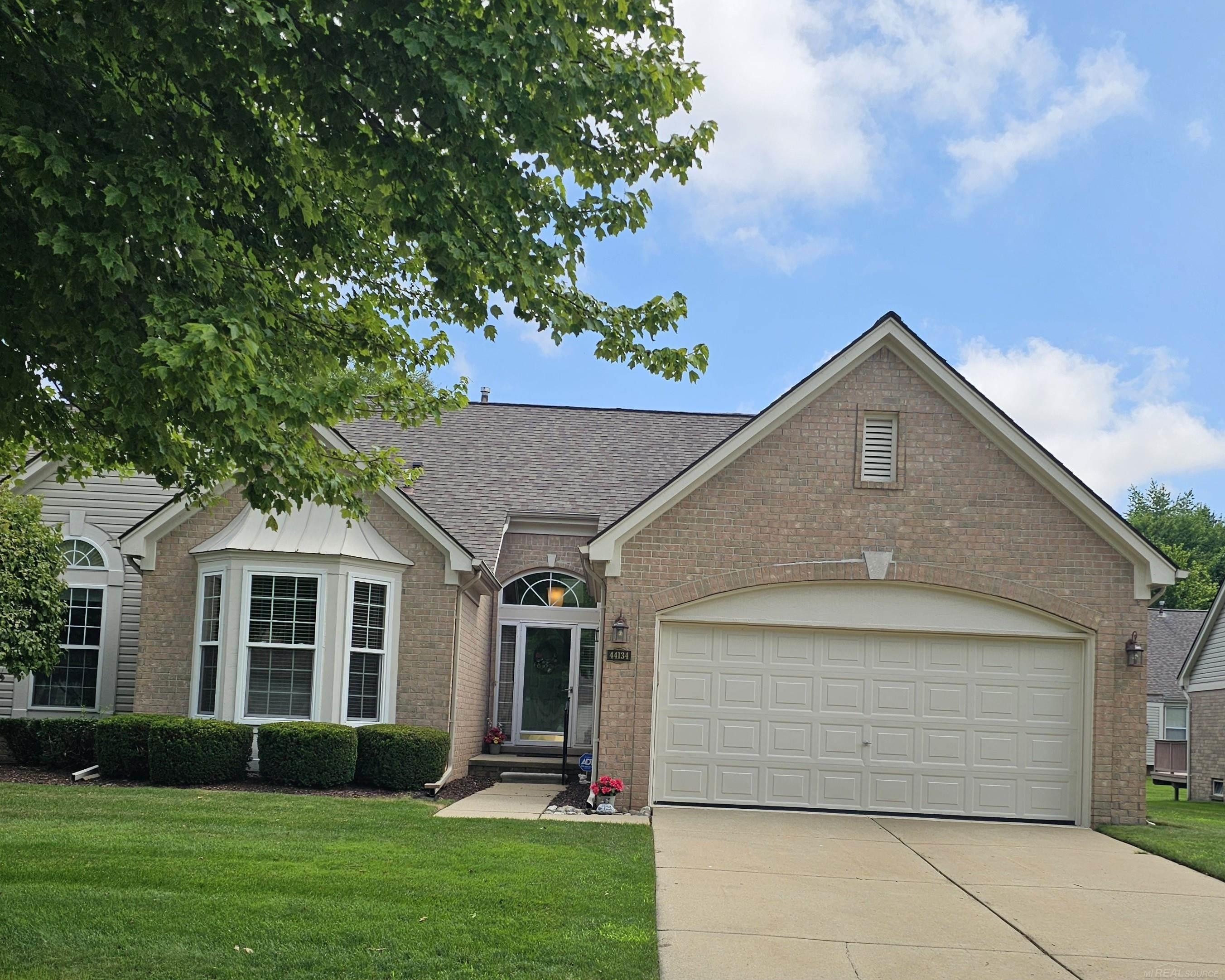 44134 Kendyl Drive, Sterling Heights, MI 48314