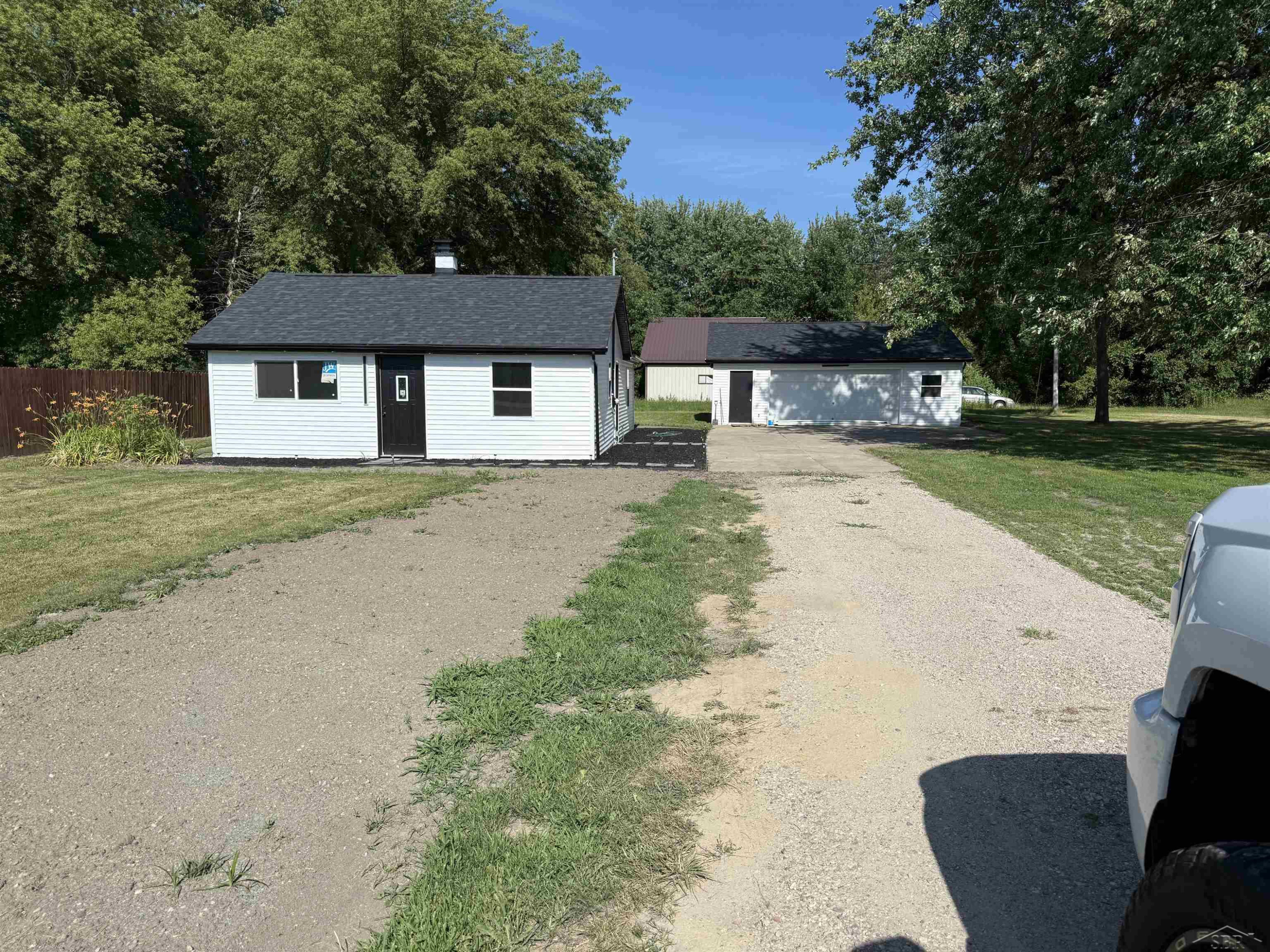9095 East Road, Burt, MI 48417 — Photo 2
