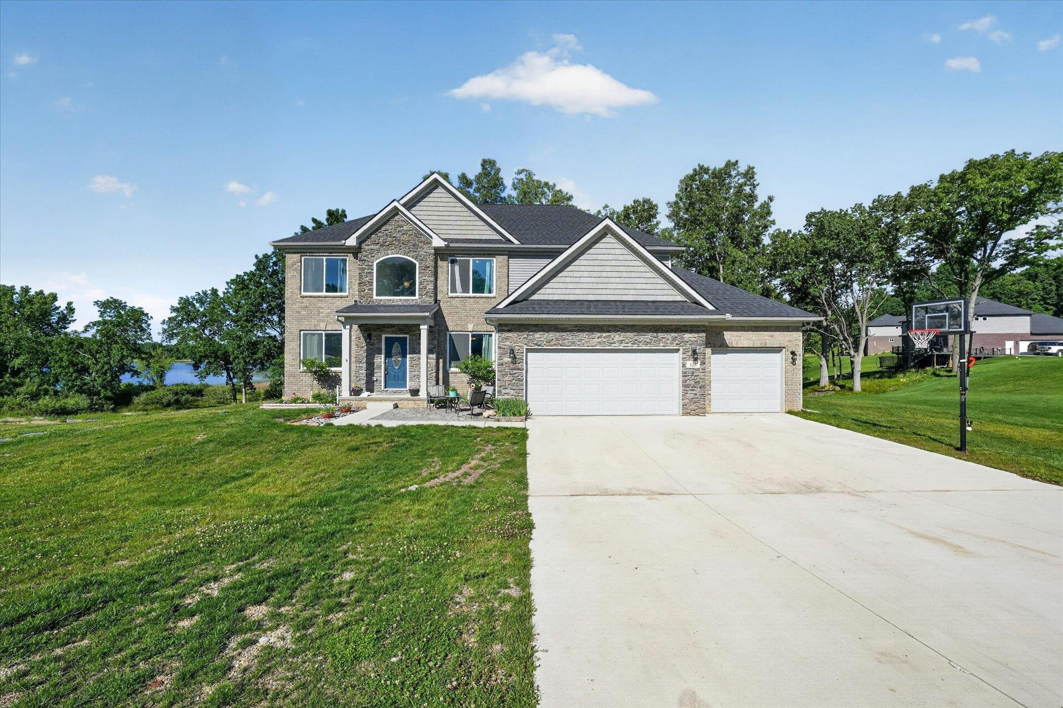 126 Parker Lane, Ortonville, MI 48462 — Photo 4