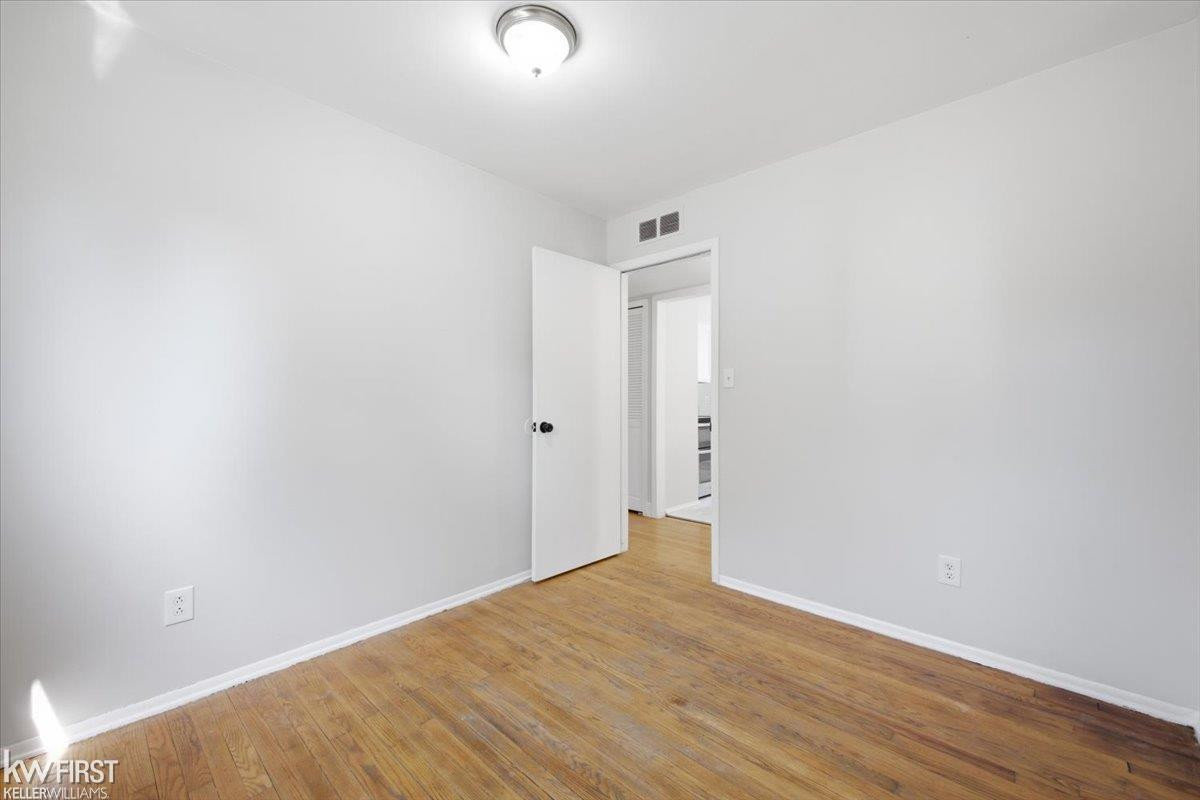 825 Wilson Avenue, MI — Photo 12