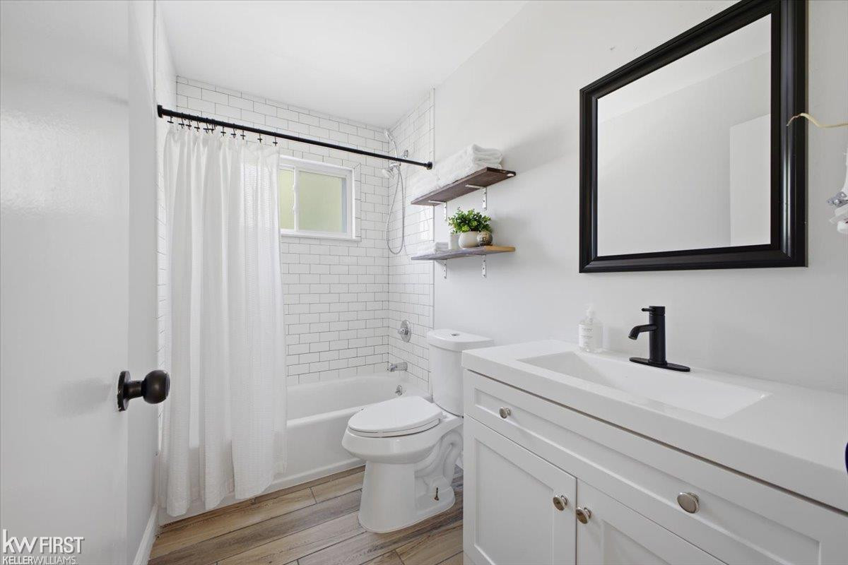 825 Wilson Avenue, MI — Photo 15