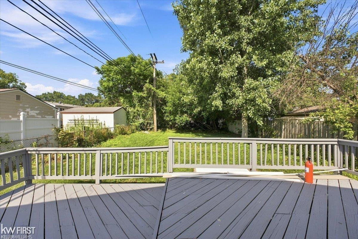 825 Wilson Avenue, MI — Photo 21