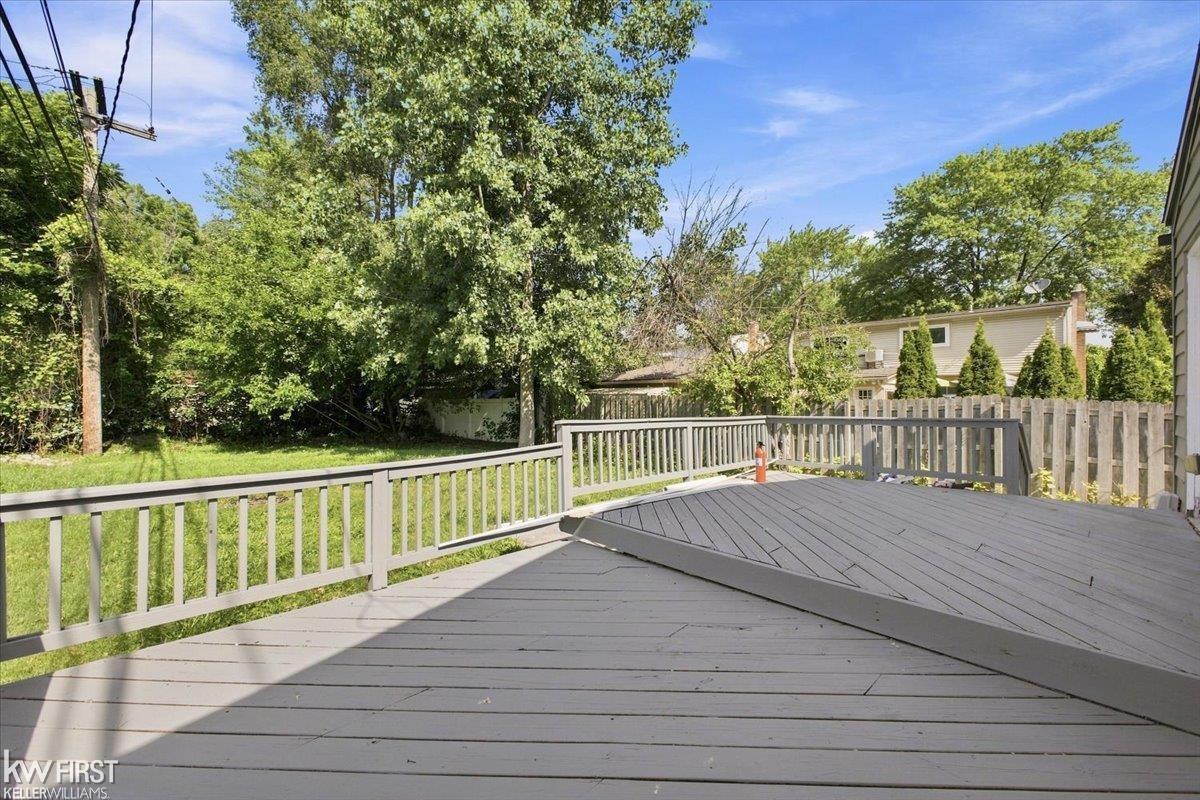 825 Wilson Avenue, MI — Photo 22