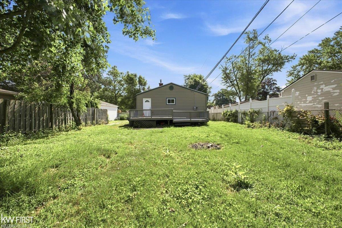 825 Wilson Avenue, MI — Photo 23