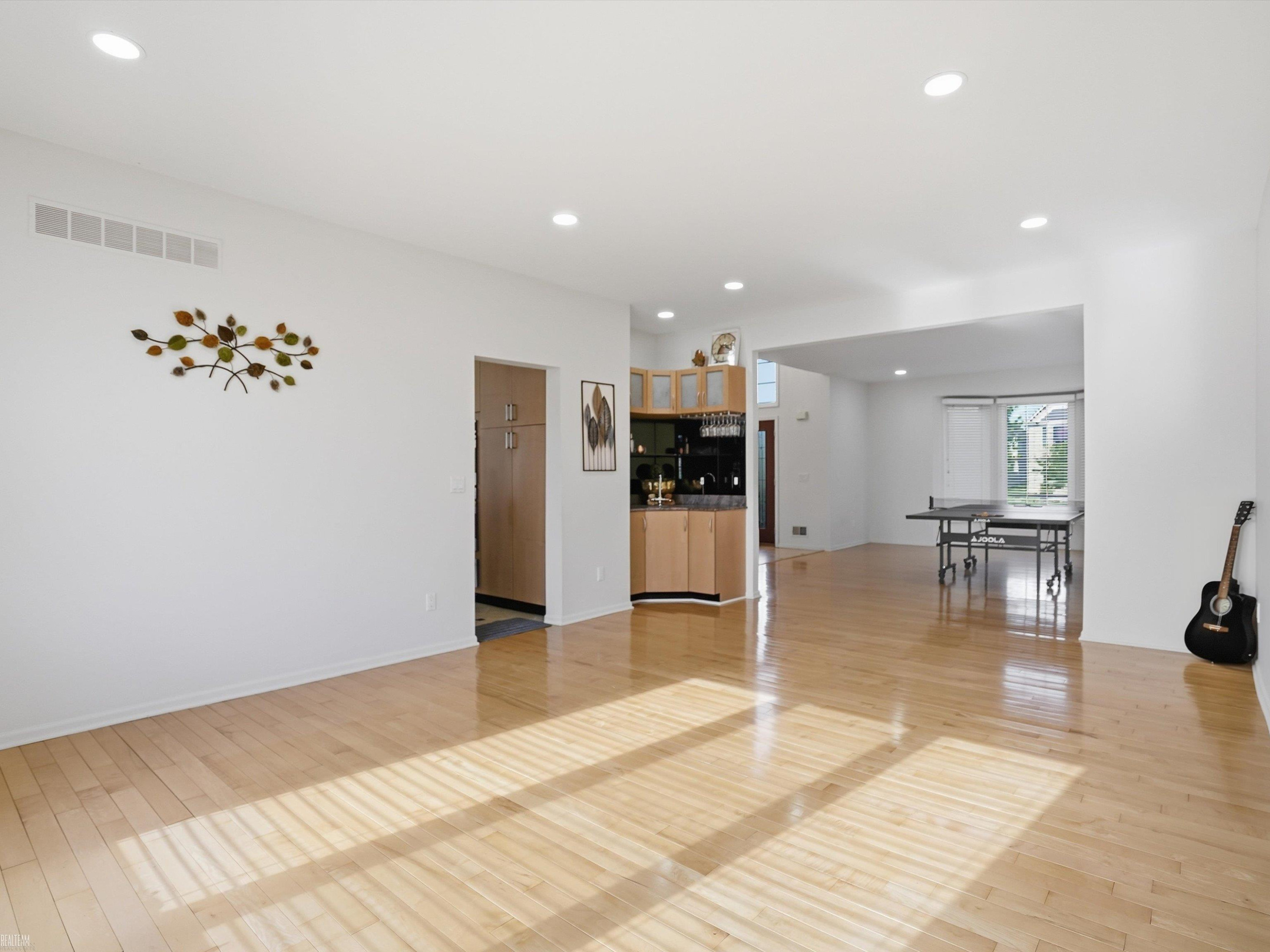 43340 Chester Drive, Sterling Heights, MI 48314 — Photo 7