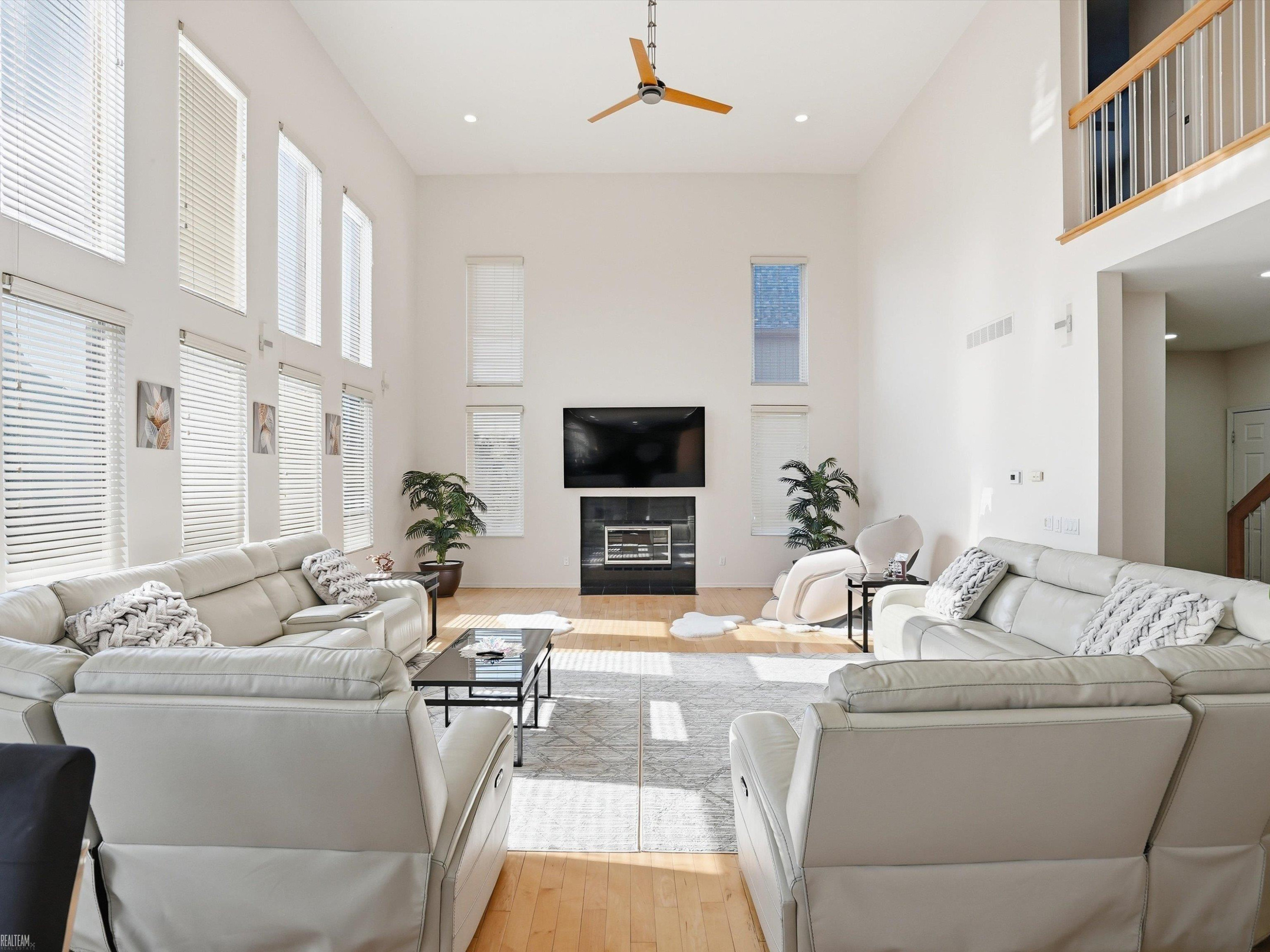 43340 Chester Drive, Sterling Heights, MI 48314 — Photo 19