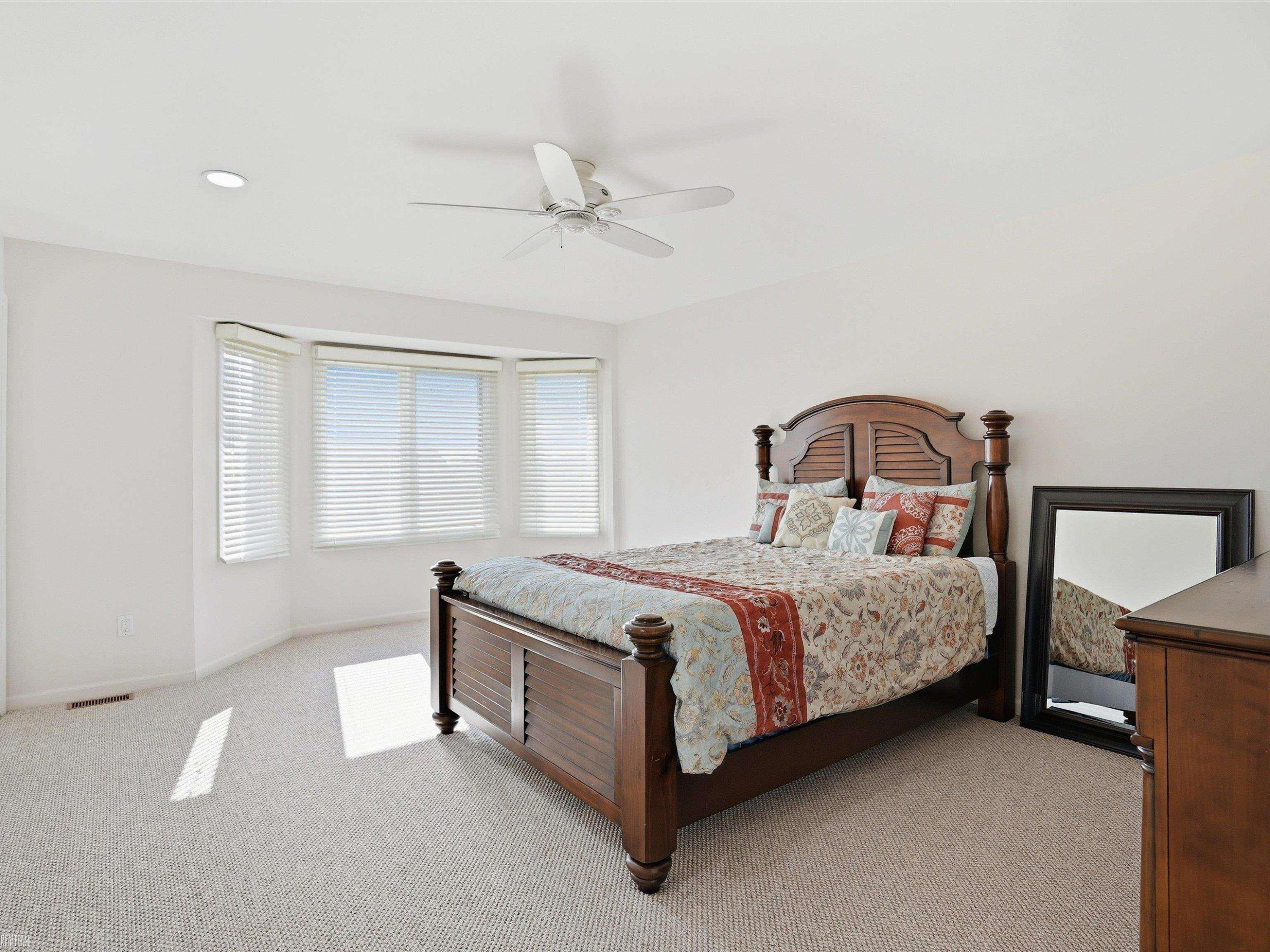 43340 Chester Drive, Sterling Heights, MI 48314 — Photo 31