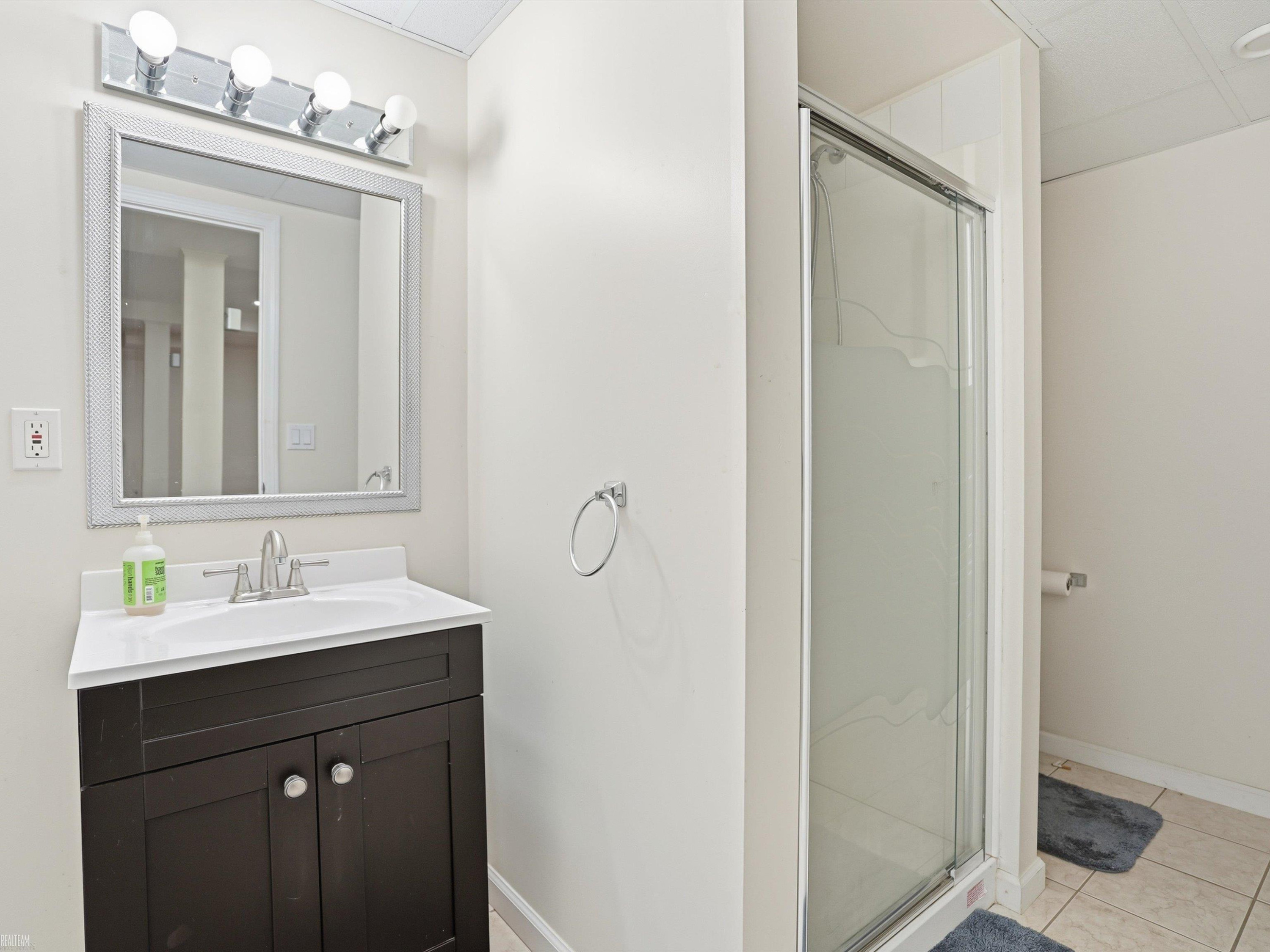 43340 Chester Drive, Sterling Heights, MI 48314 — Photo 60