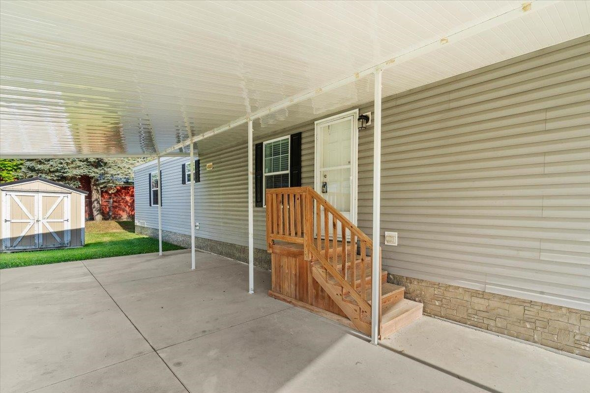 7118 W Mapleview Circle, MI 48416 — Photo 3