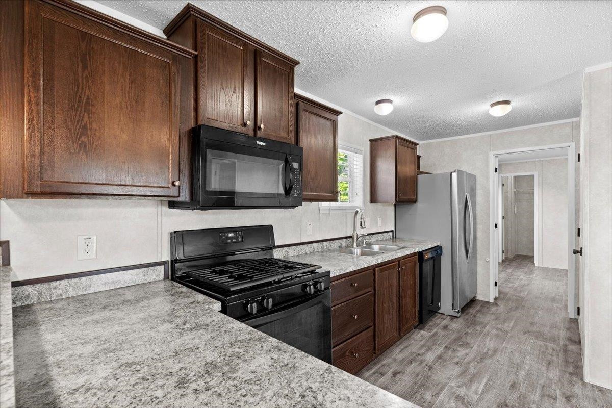 7118 W Mapleview Circle, MI 48416 — Photo 8