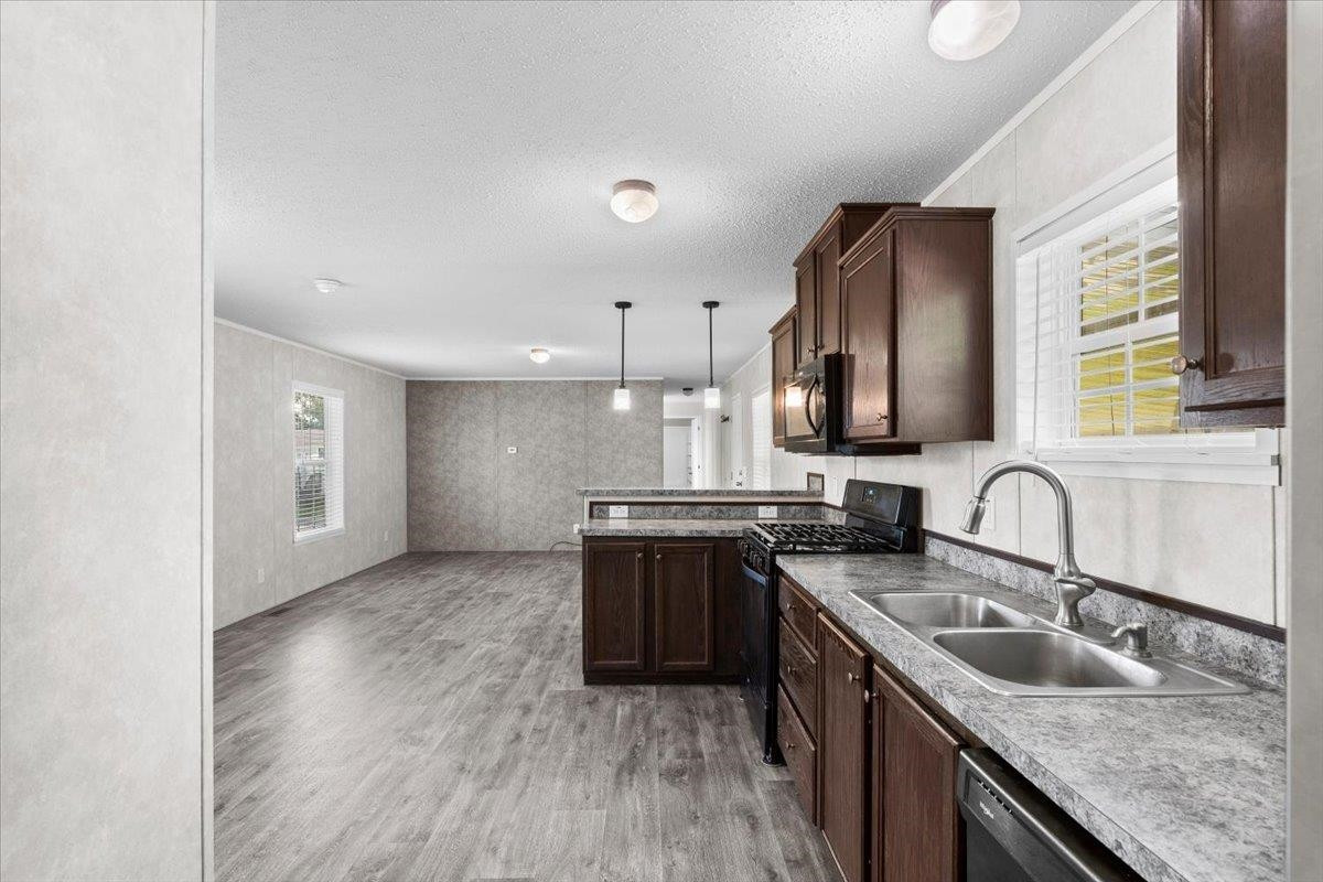 7118 W Mapleview Circle, MI 48416 — Photo 9
