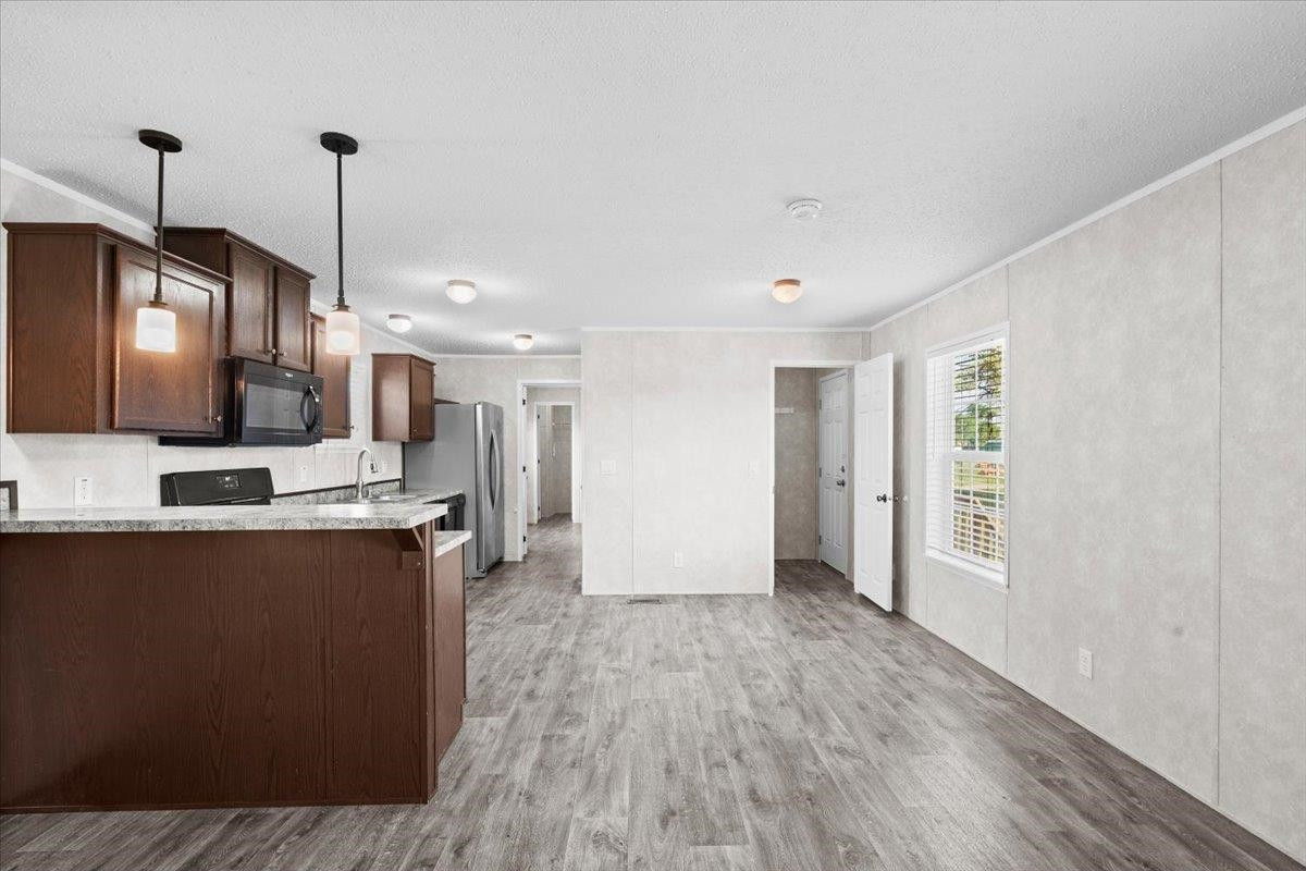 7118 W Mapleview Circle, MI 48416 — Photo 10
