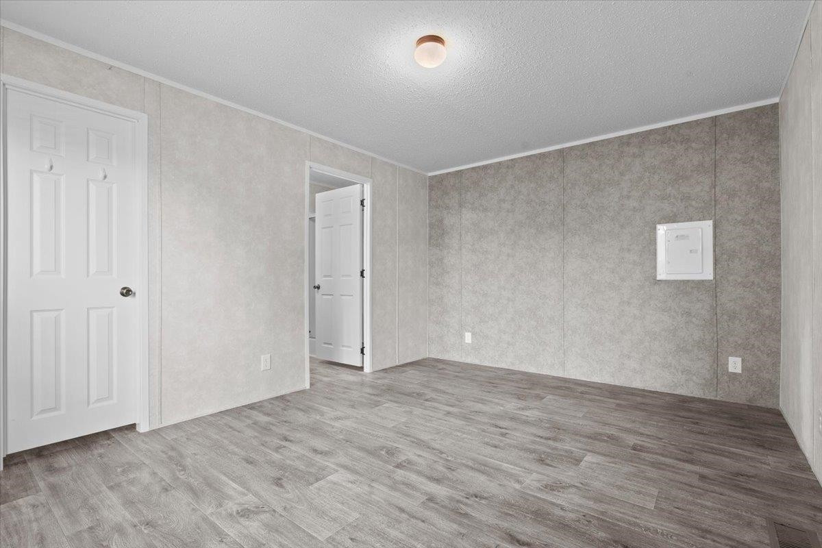 7118 W Mapleview Circle, MI 48416 — Photo 11