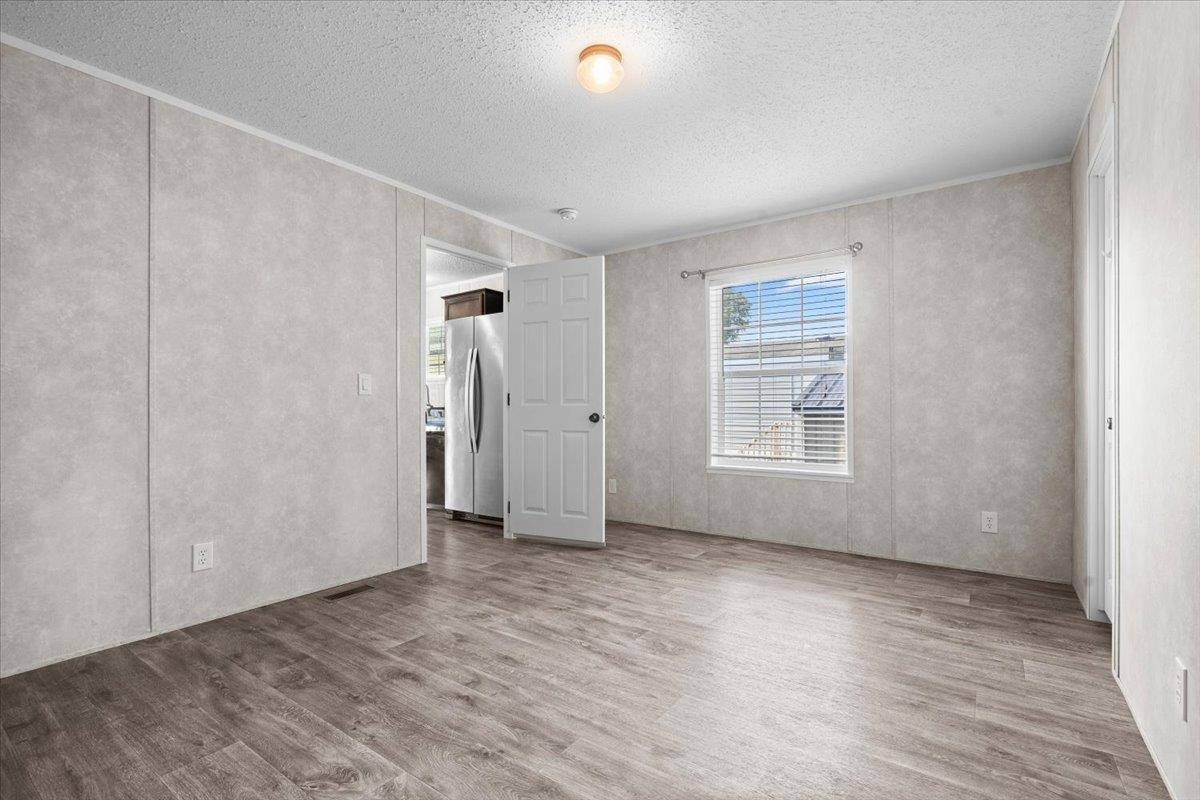 7118 W Mapleview Circle, MI 48416 — Photo 12