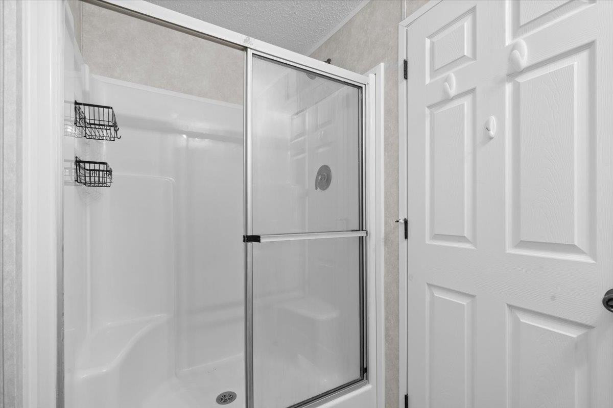 7118 W Mapleview Circle, MI 48416 — Photo 14
