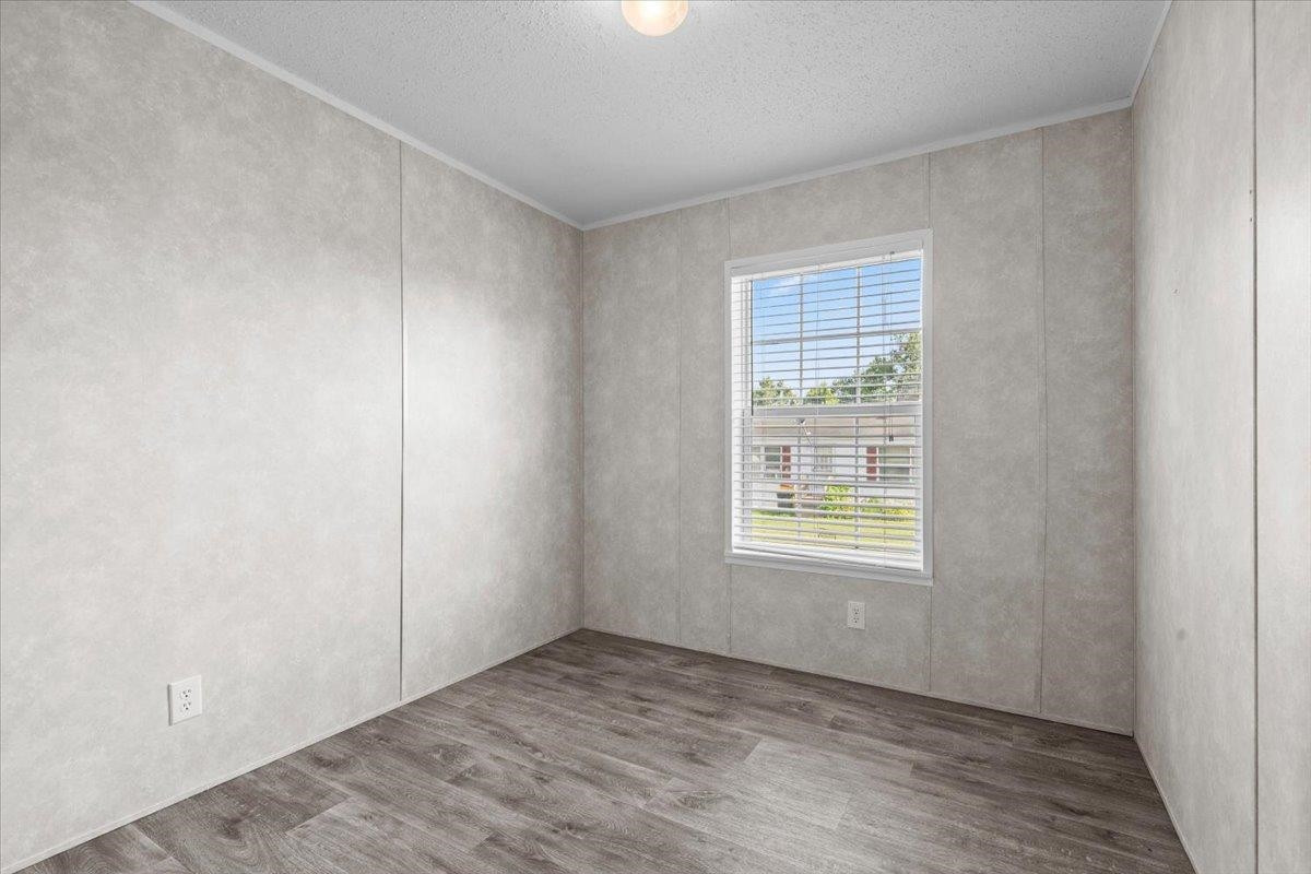 7118 W Mapleview Circle, MI 48416 — Photo 18