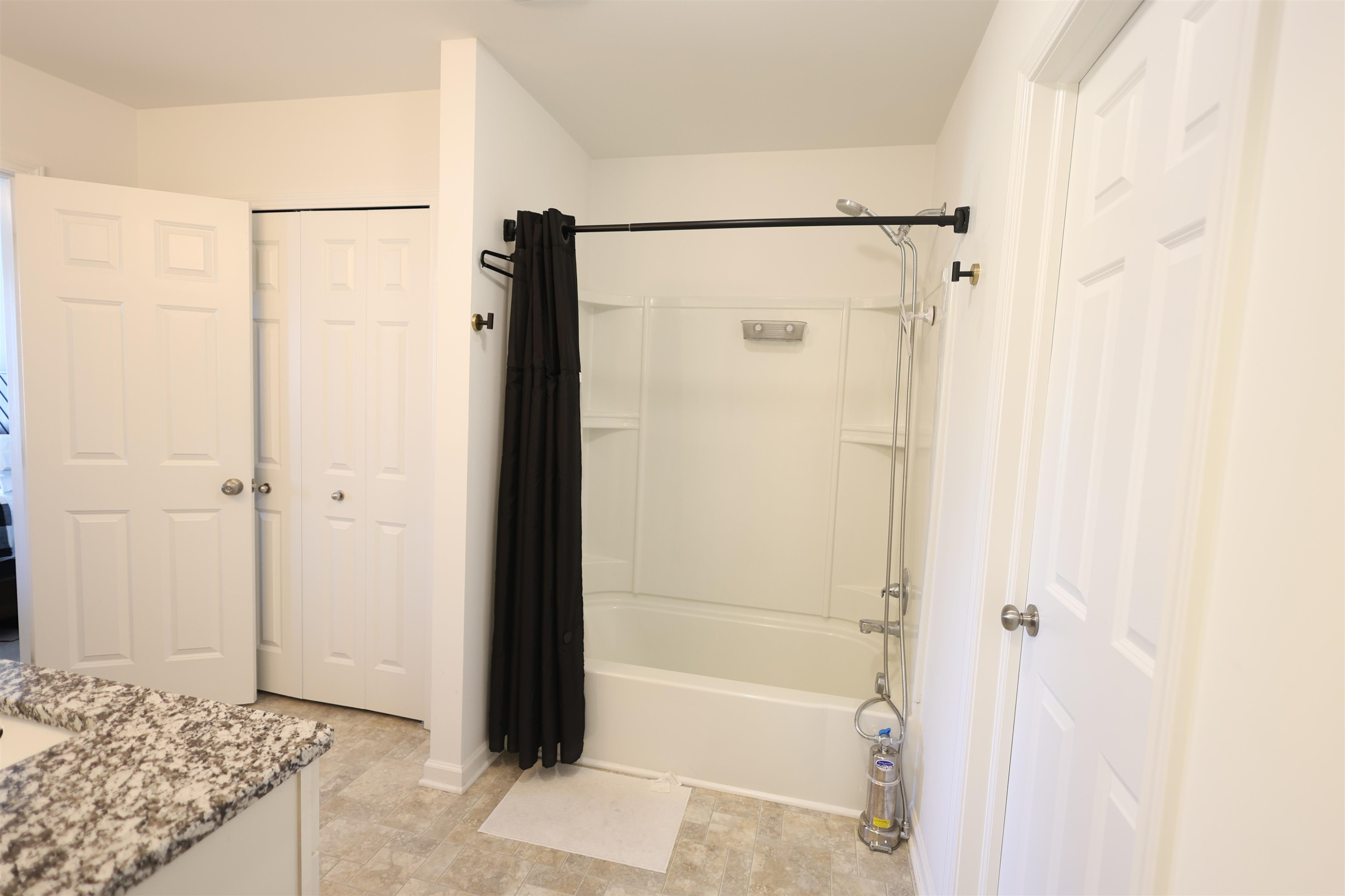 41261 Snowdon Drive, Clinton Twp, MI 48038 — Photo 6