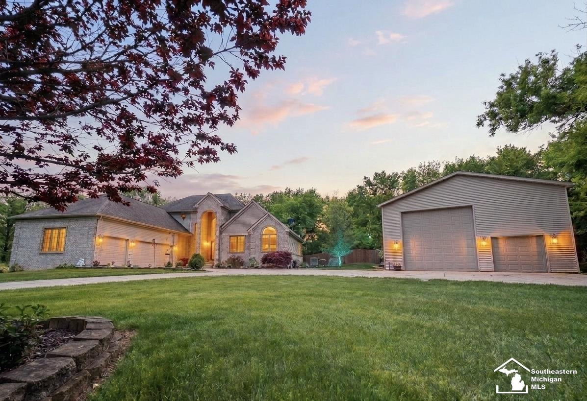 52881 Rico Court, Wixom, MI 48393