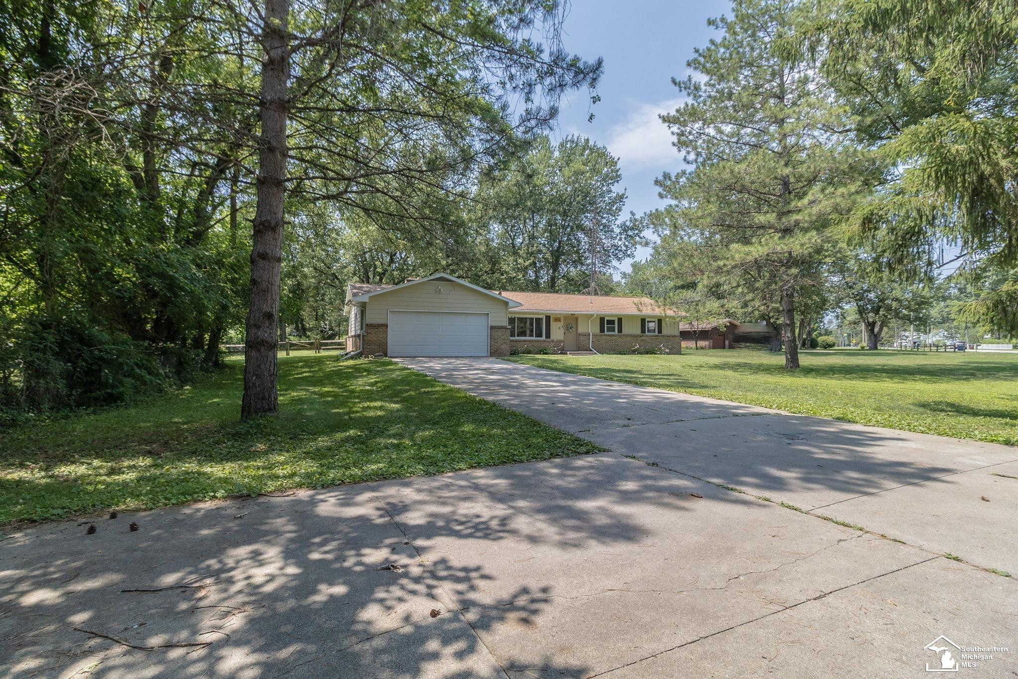 8413 Summerfield Road, Lambertville, MI 48144 — Photo 2