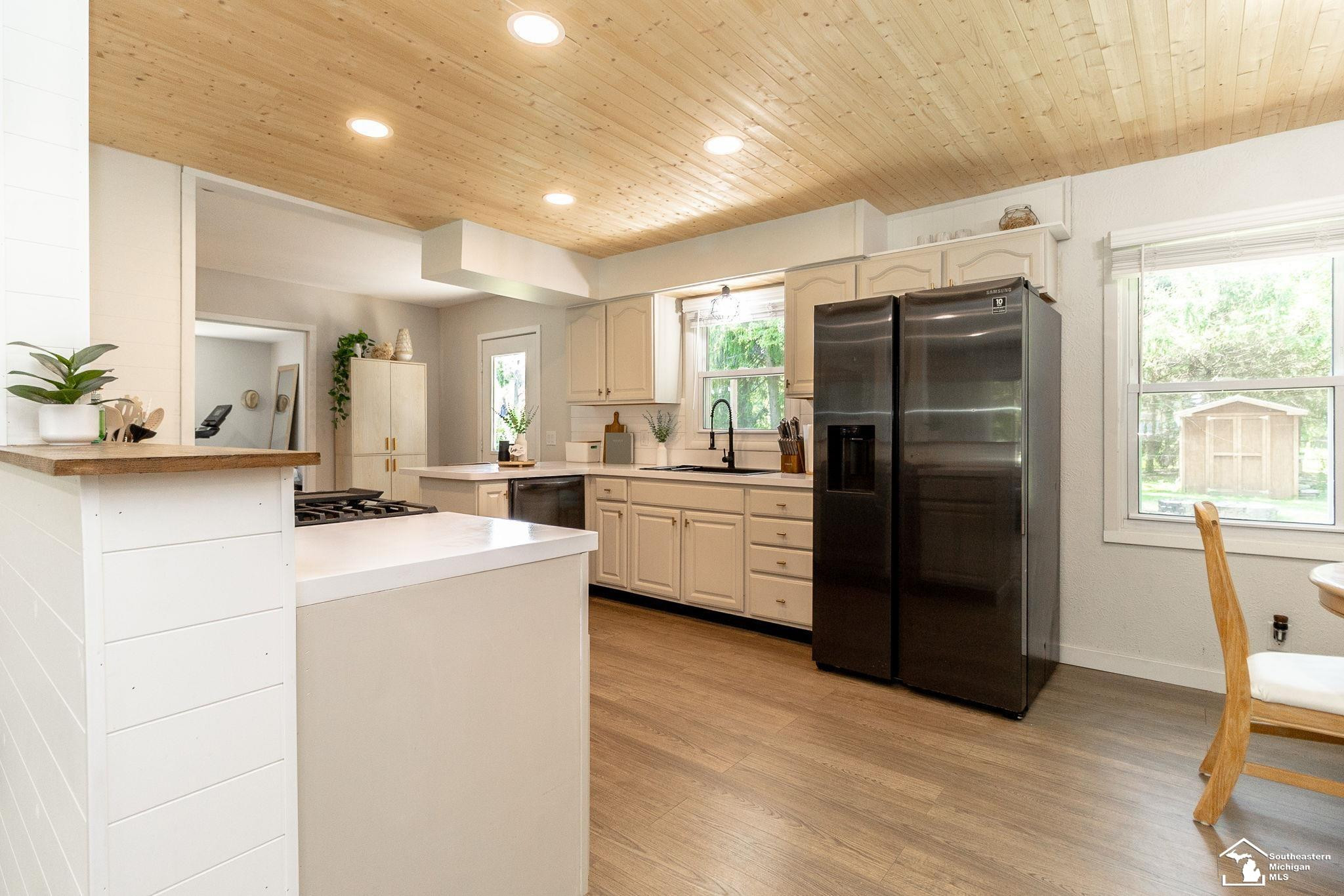 8413 Summerfield Road, Lambertville, MI 48144 — Photo 6